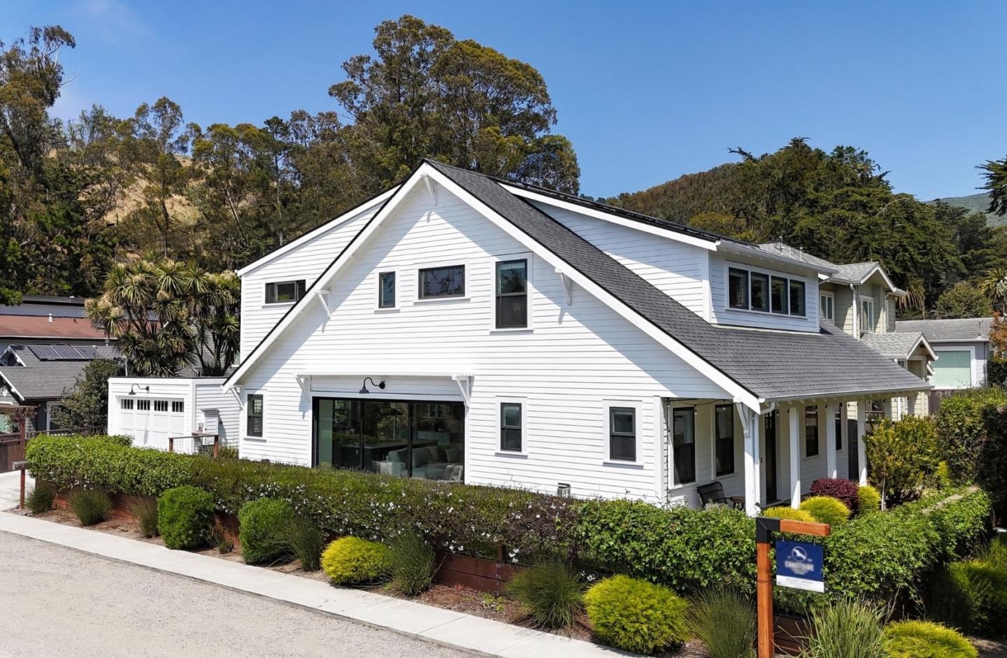 Detail Gallery Image 5 of 67 For 191 Winona Ave, Pacifica,  CA 94044 - 4 Beds | 3 Baths