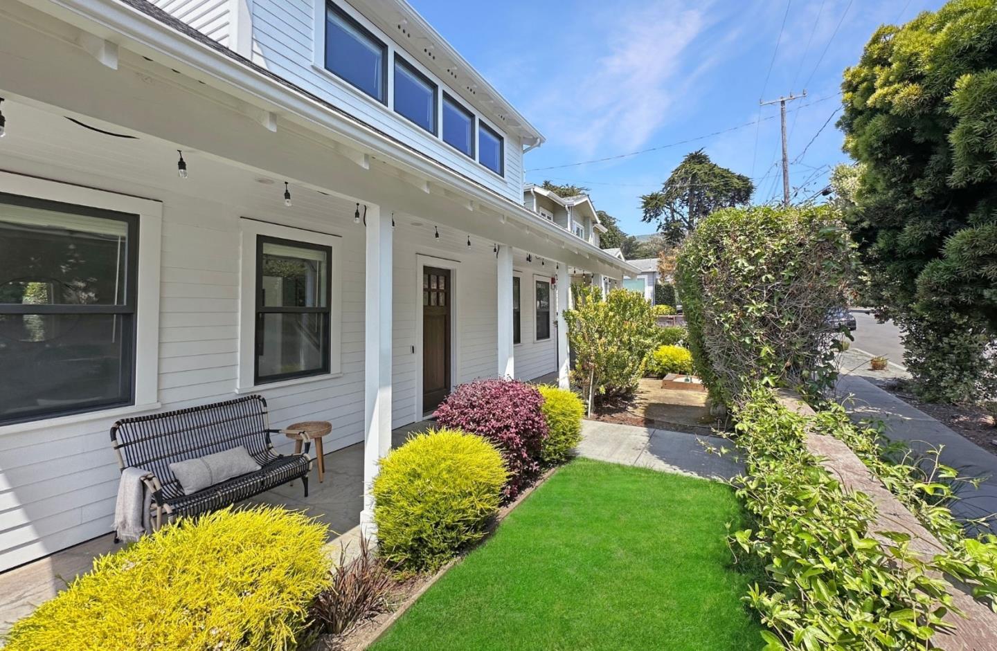 Detail Gallery Image 7 of 67 For 191 Winona Ave, Pacifica,  CA 94044 - 4 Beds | 3 Baths