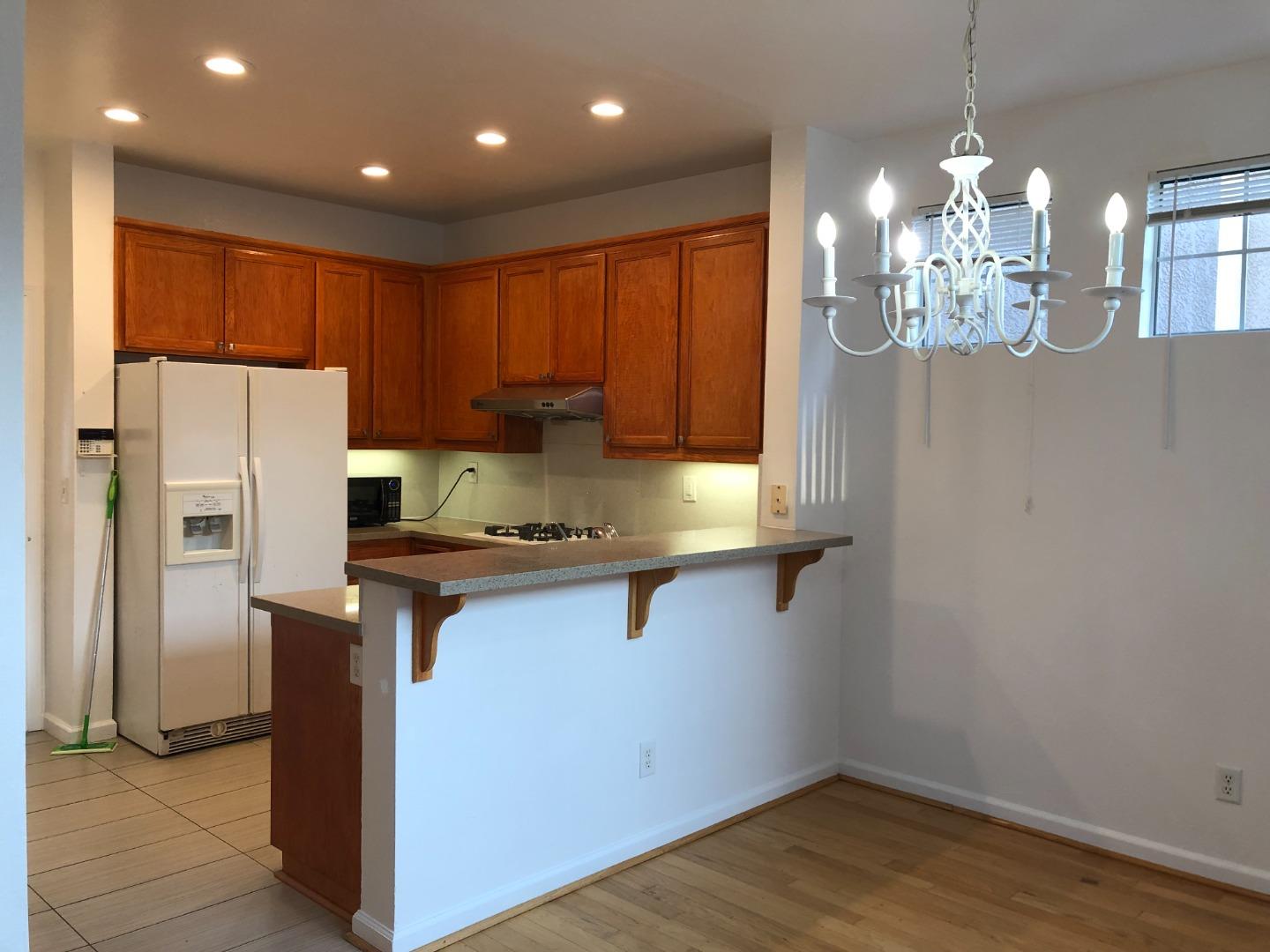 Detail Gallery Image 8 of 36 For 634 Muirfield Ter, Fremont,  CA 94536 - 3 Beds | 2/1 Baths