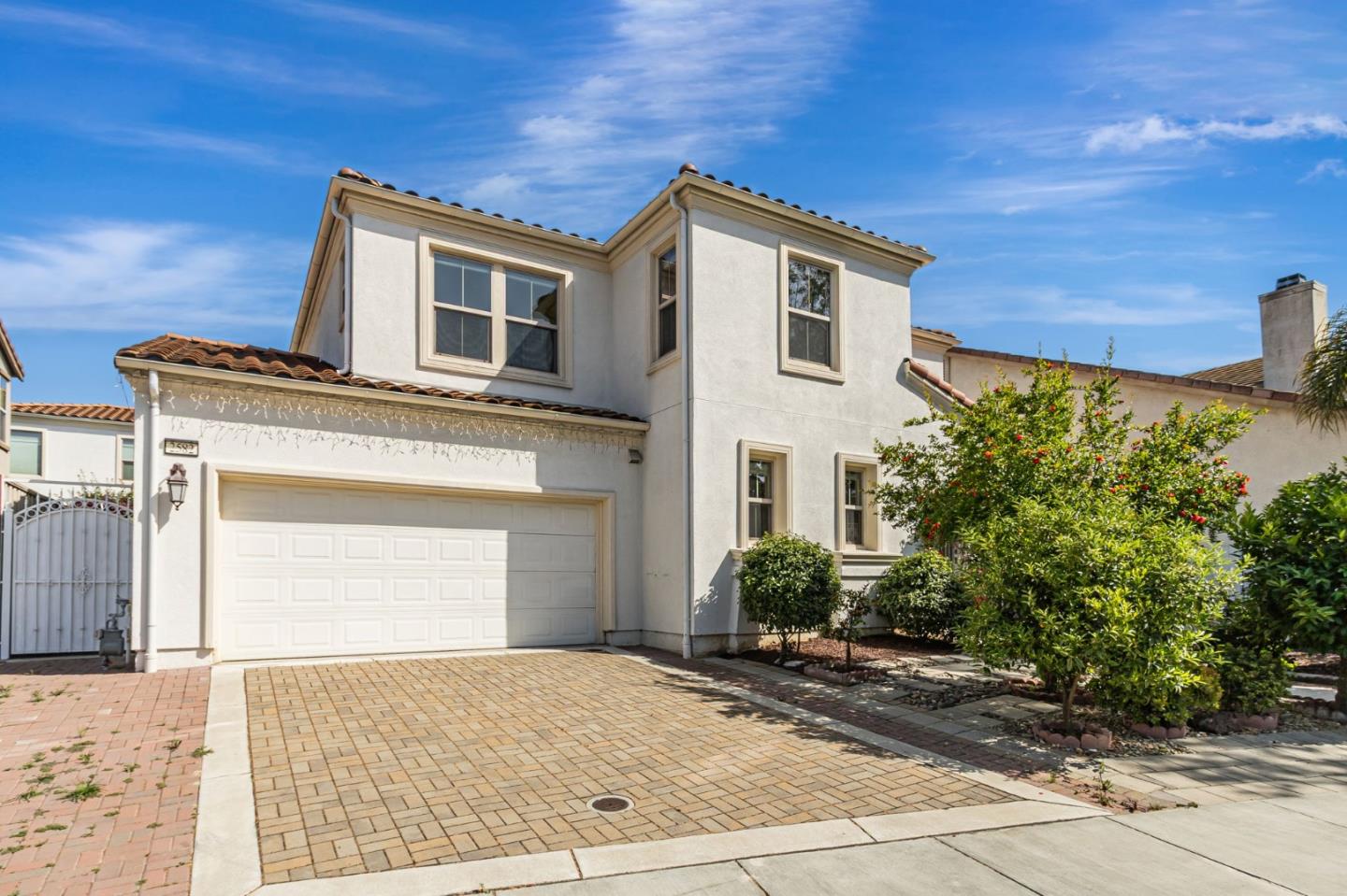 Detail Gallery Image 1 of 54 For 2582 Minuet Dr, San Jose,  CA 95131 - 4 Beds | 2/1 Baths