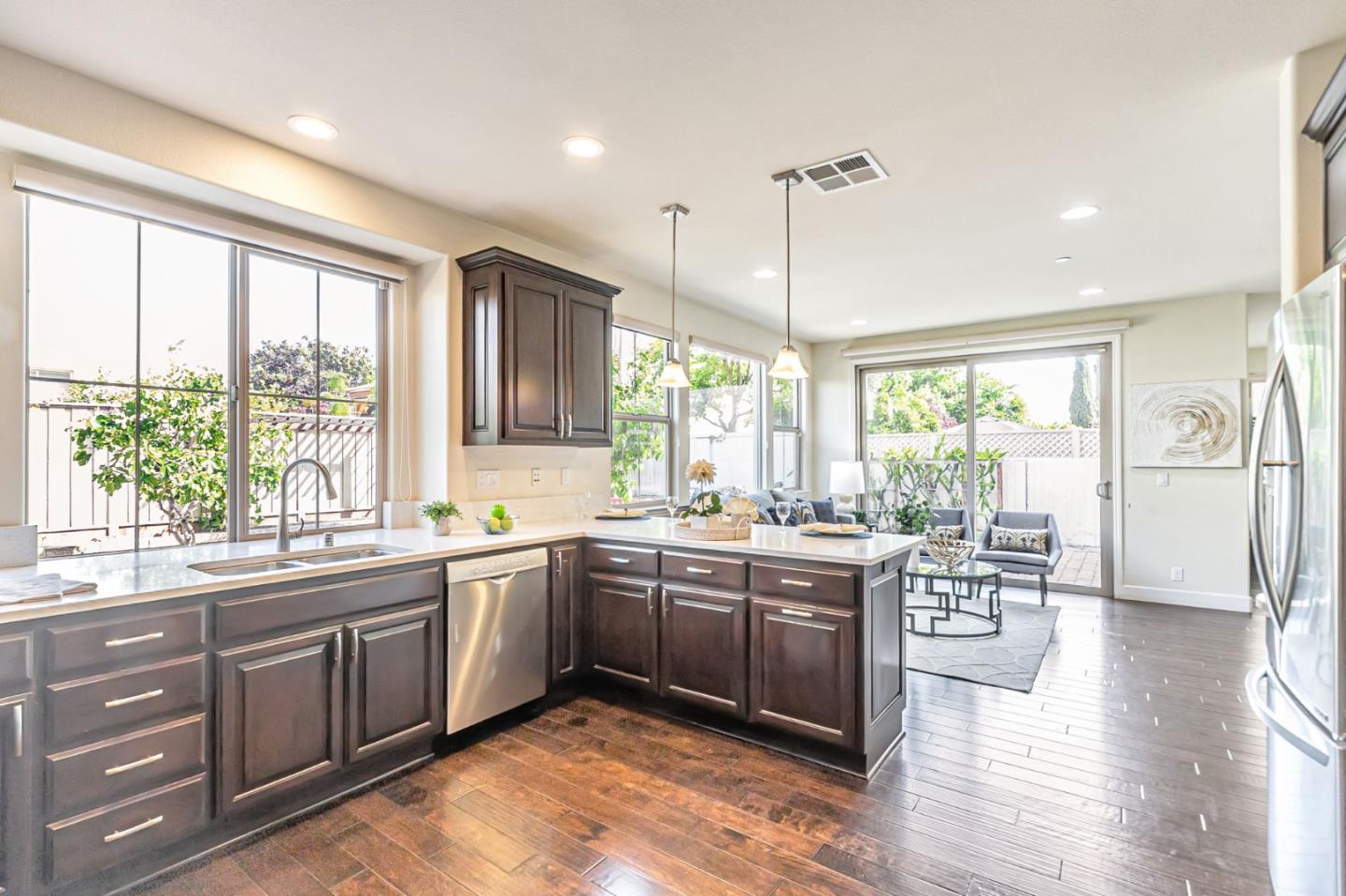 Detail Gallery Image 18 of 54 For 2582 Minuet Dr, San Jose,  CA 95131 - 4 Beds | 2/1 Baths