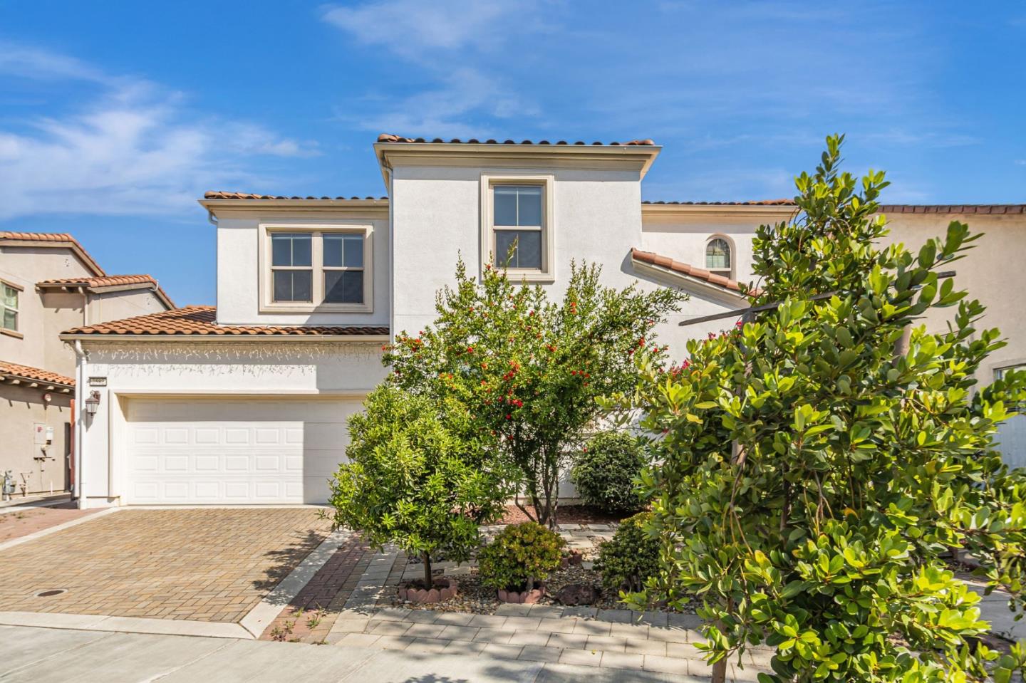 Detail Gallery Image 2 of 54 For 2582 Minuet Dr, San Jose,  CA 95131 - 4 Beds | 2/1 Baths