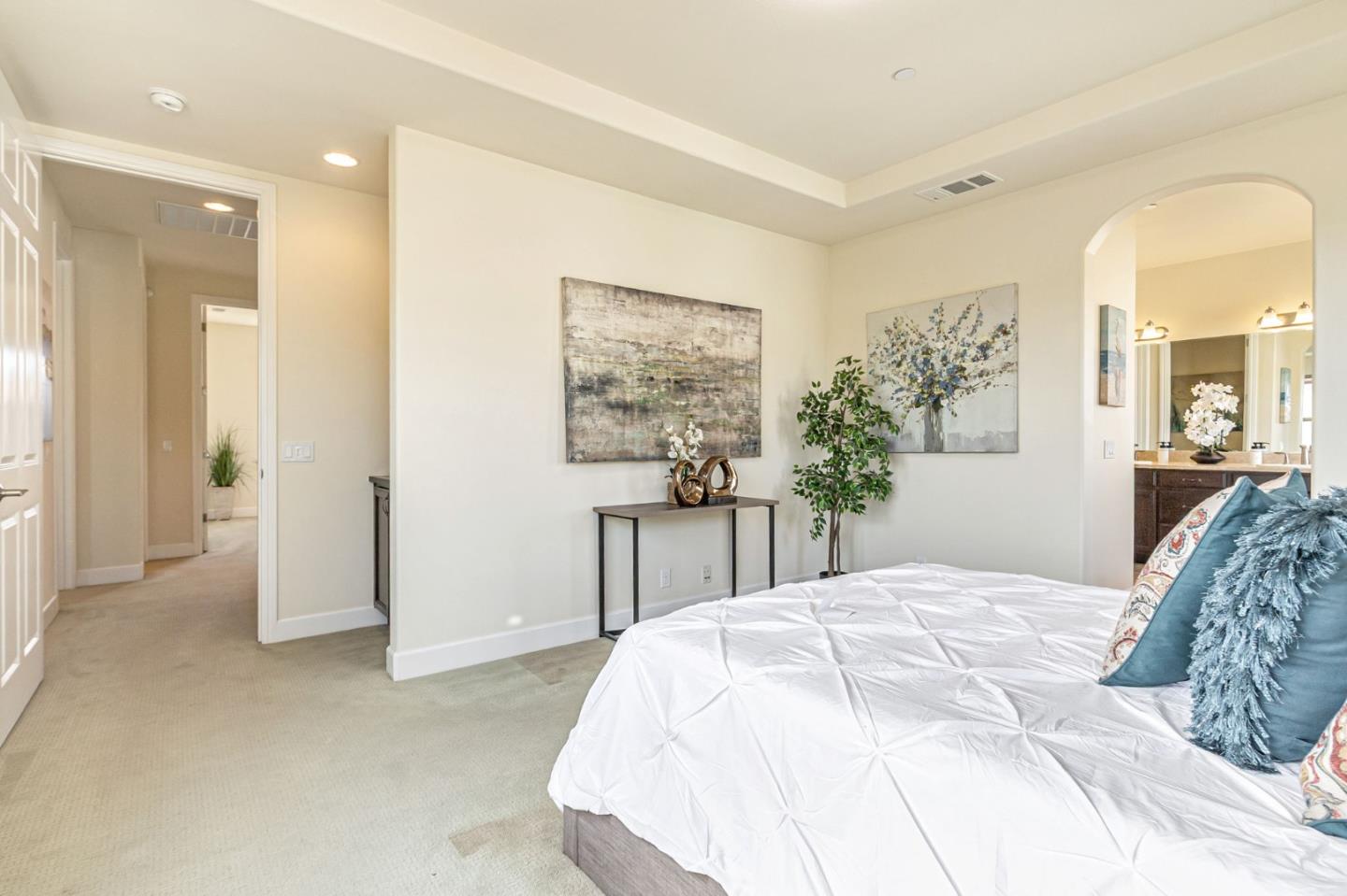 Detail Gallery Image 29 of 54 For 2582 Minuet Dr, San Jose,  CA 95131 - 4 Beds | 2/1 Baths