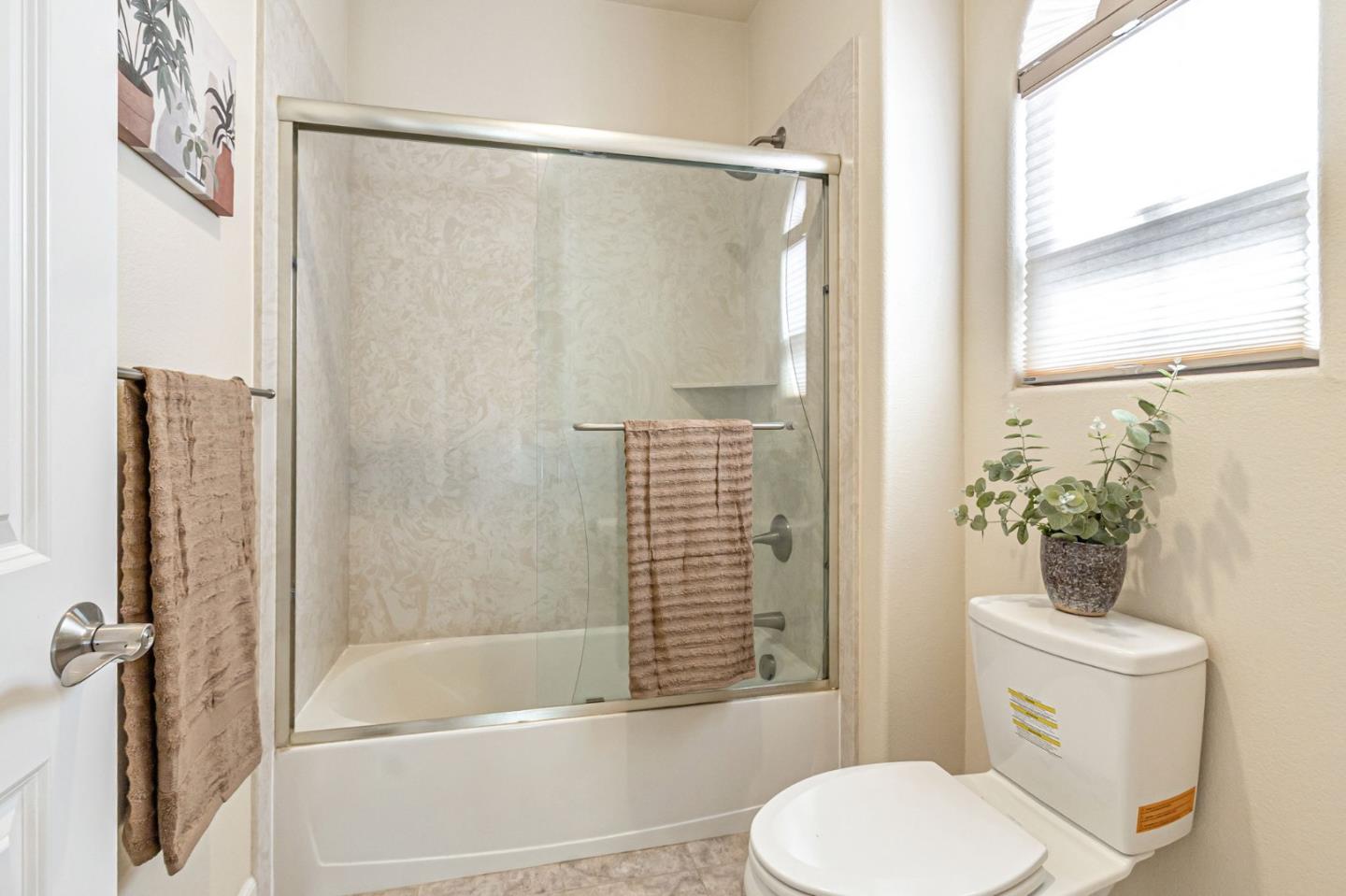 Detail Gallery Image 40 of 54 For 2582 Minuet Dr, San Jose,  CA 95131 - 4 Beds | 2/1 Baths