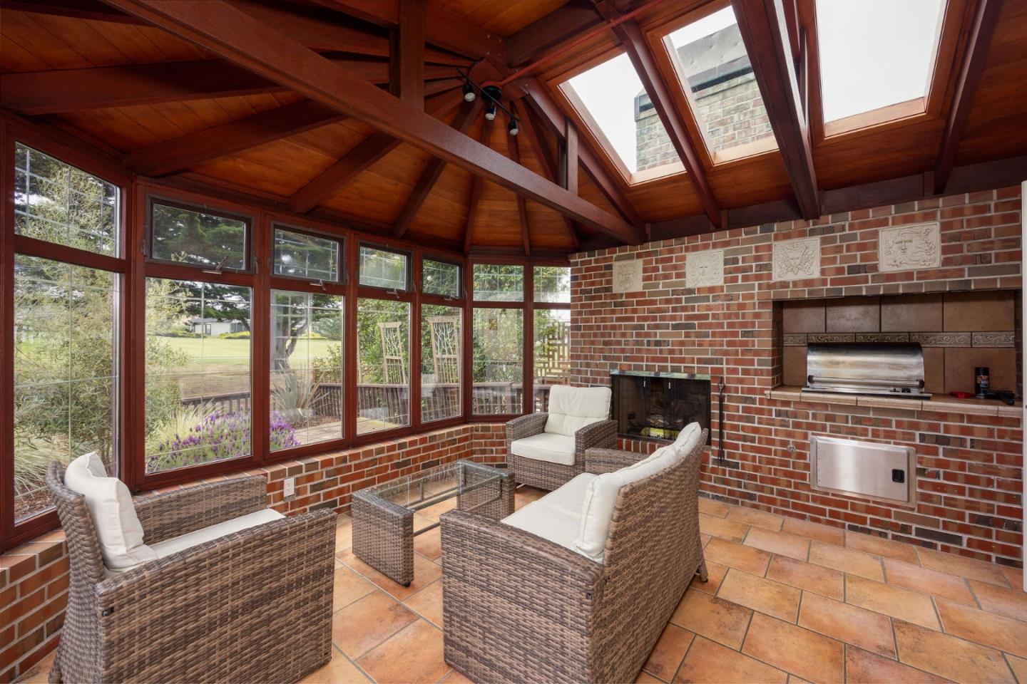 Detail Gallery Image 12 of 46 For 431 Burning Tree Ct, Half Moon Bay,  CA 94019 - 3 Beds | 3 Baths