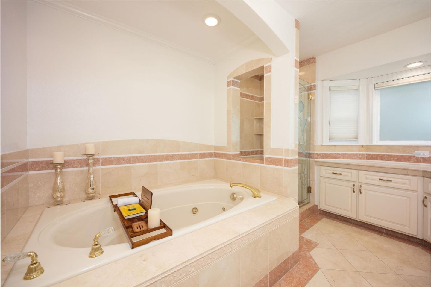 Detail Gallery Image 23 of 46 For 431 Burning Tree Ct, Half Moon Bay,  CA 94019 - 3 Beds | 3 Baths