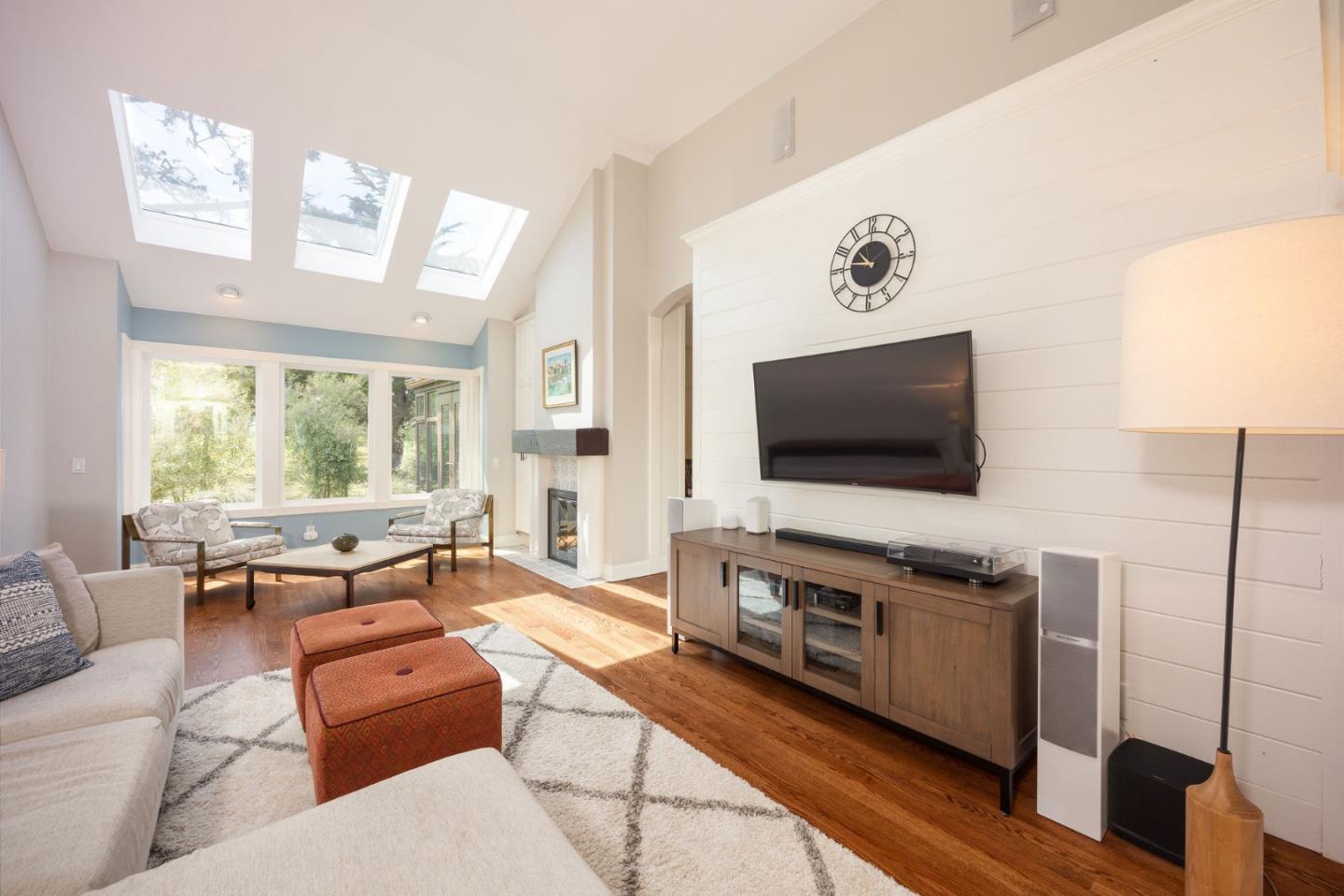 Detail Gallery Image 3 of 46 For 431 Burning Tree Ct, Half Moon Bay,  CA 94019 - 3 Beds | 3 Baths