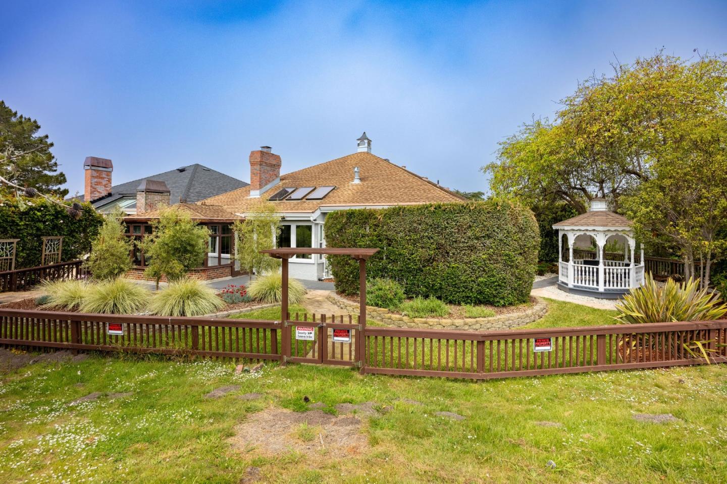 Detail Gallery Image 34 of 46 For 431 Burning Tree Ct, Half Moon Bay,  CA 94019 - 3 Beds | 3 Baths
