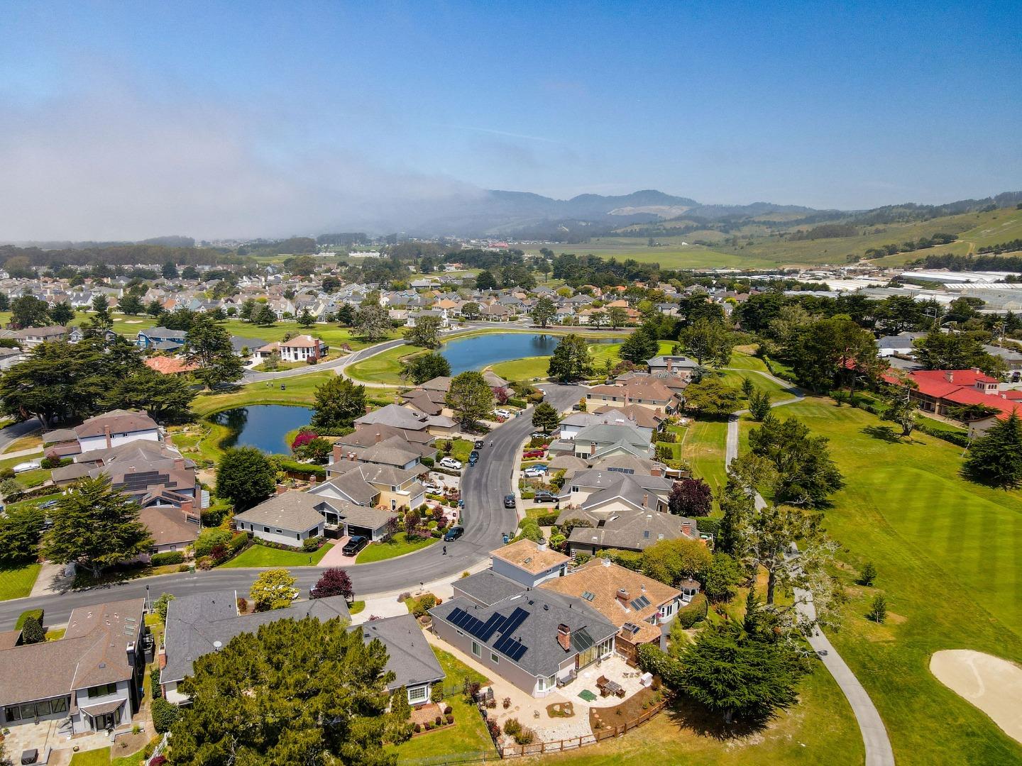 Detail Gallery Image 39 of 46 For 431 Burning Tree Ct, Half Moon Bay,  CA 94019 - 3 Beds | 3 Baths