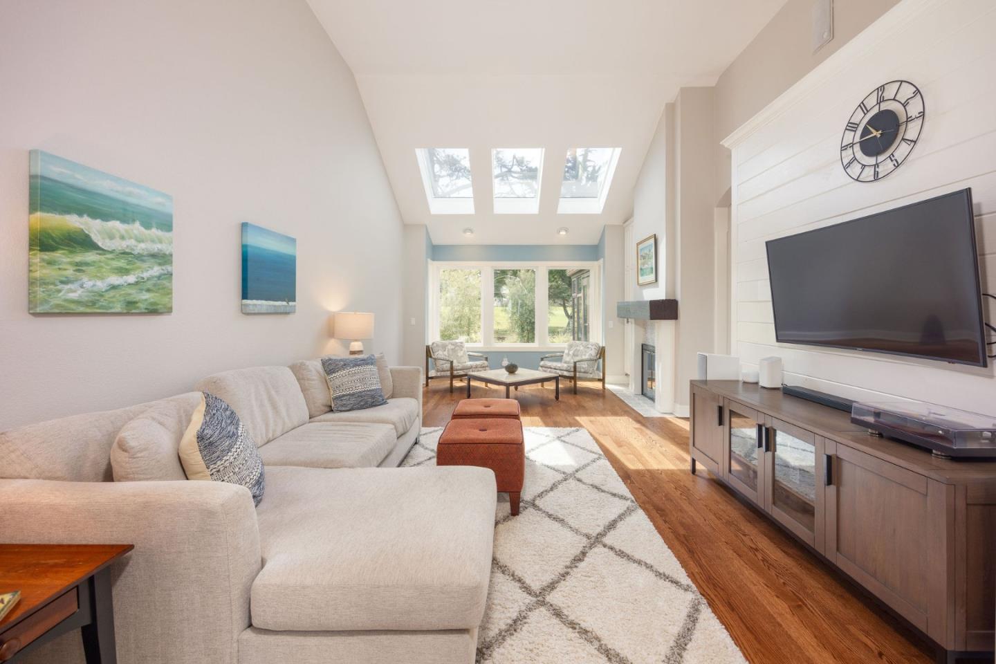 Detail Gallery Image 4 of 46 For 431 Burning Tree Ct, Half Moon Bay,  CA 94019 - 3 Beds | 3 Baths