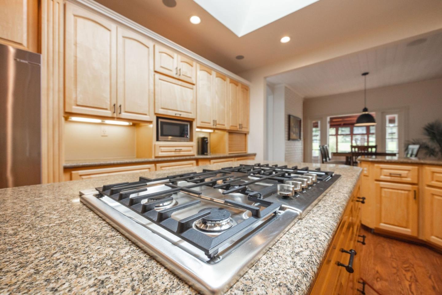Detail Gallery Image 8 of 46 For 431 Burning Tree Ct, Half Moon Bay,  CA 94019 - 3 Beds | 3 Baths