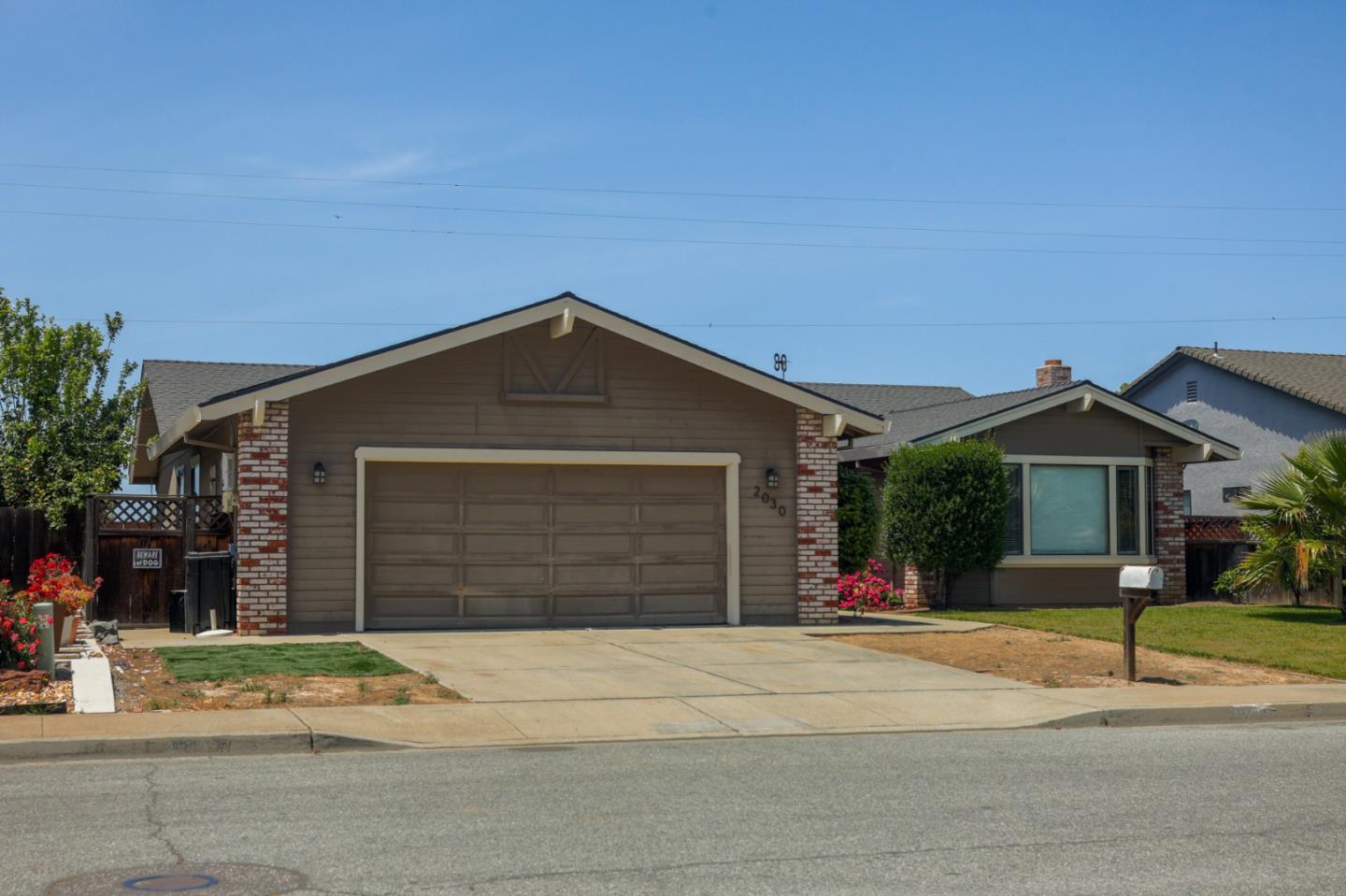 Detail Gallery Image 2 of 3 For 2030 Clearview Dr, Hollister,  CA 95023 - 3 Beds | 2 Baths