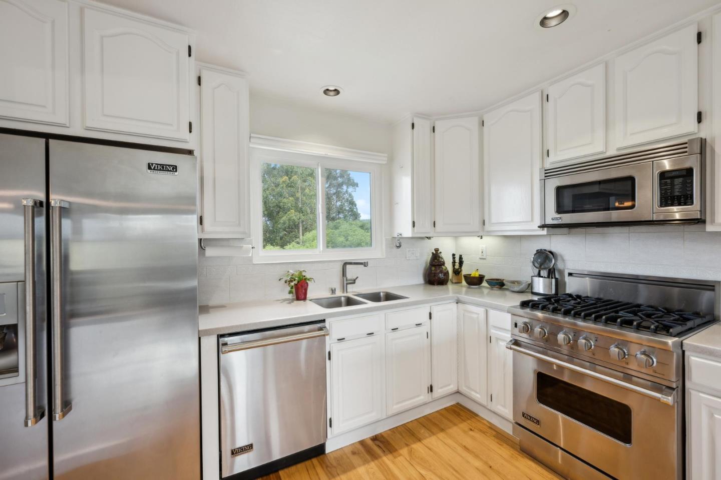 Detail Gallery Image 11 of 26 For 624 Terrace Ave, Half Moon Bay,  CA 94019 - 3 Beds | 2/1 Baths