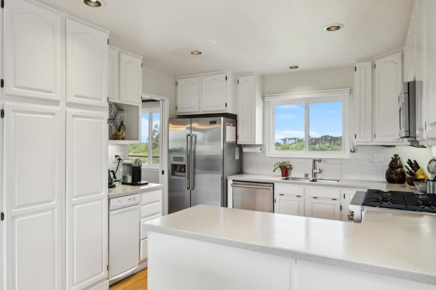 Detail Gallery Image 12 of 26 For 624 Terrace Ave, Half Moon Bay,  CA 94019 - 3 Beds | 2/1 Baths