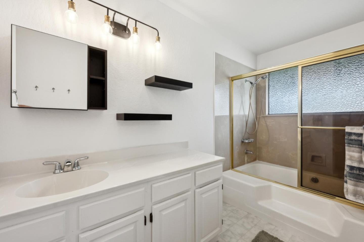 Detail Gallery Image 18 of 26 For 624 Terrace Ave, Half Moon Bay,  CA 94019 - 3 Beds | 2/1 Baths