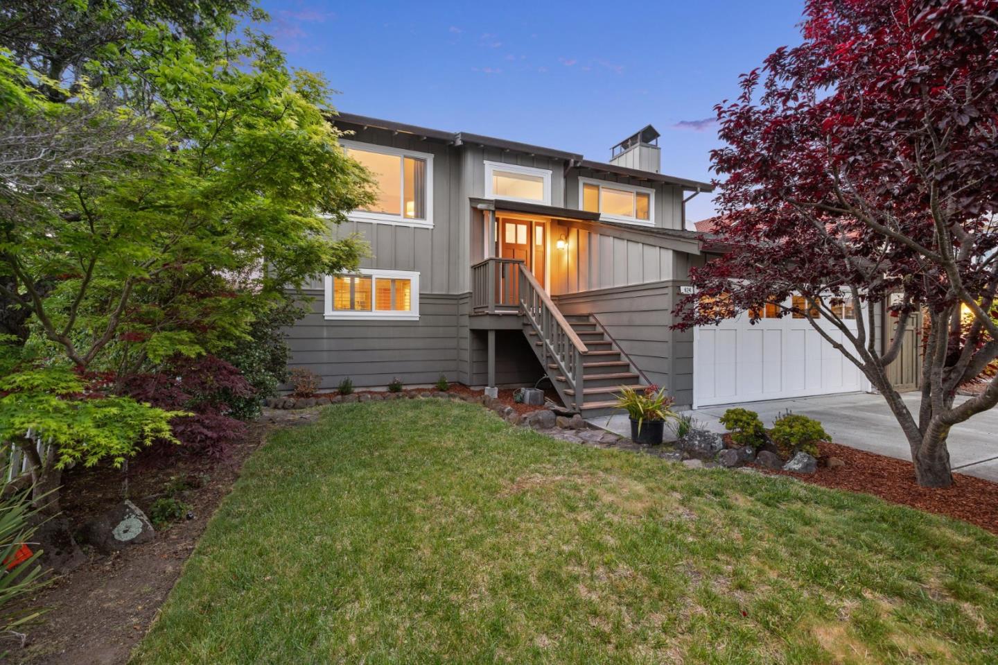 Detail Gallery Image 2 of 26 For 624 Terrace Ave, Half Moon Bay,  CA 94019 - 3 Beds | 2/1 Baths