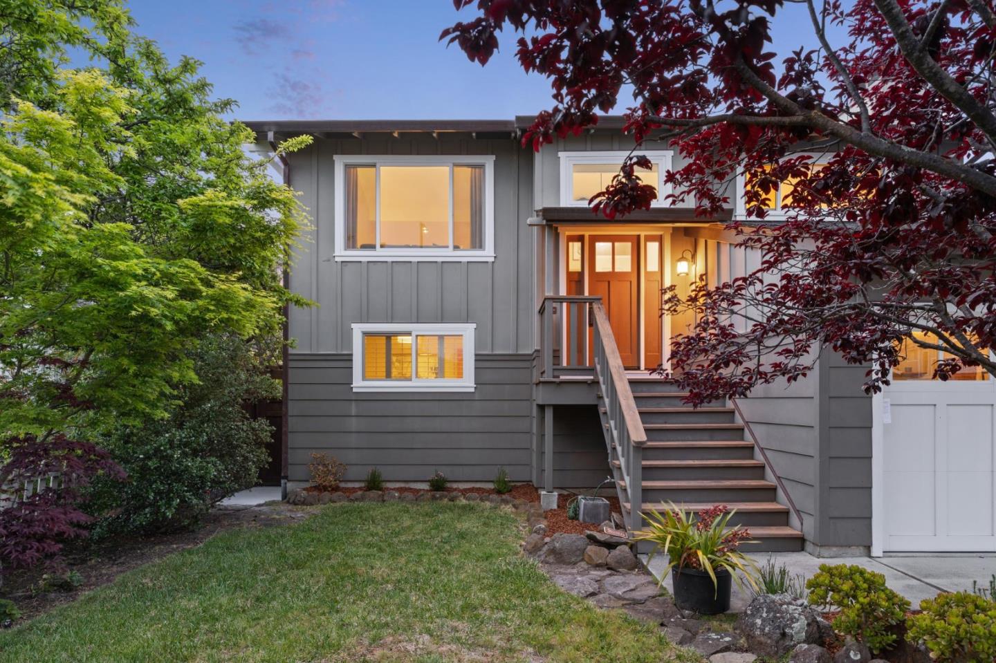Detail Gallery Image 3 of 26 For 624 Terrace Ave, Half Moon Bay,  CA 94019 - 3 Beds | 2/1 Baths