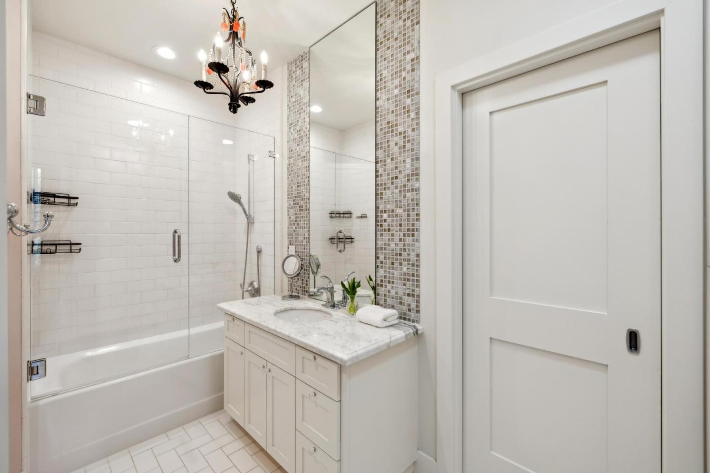 Detail Gallery Image 14 of 34 For 520 Berkeley Ave, Menlo Park,  CA 94025 - 6 Beds | 5/1 Baths