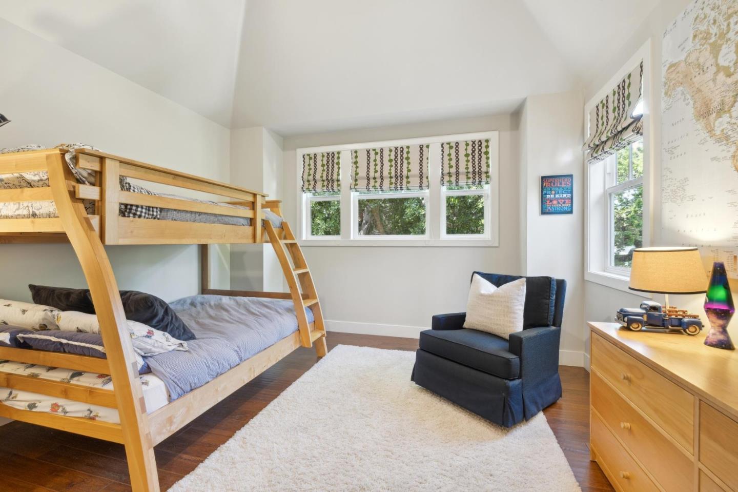 Detail Gallery Image 15 of 34 For 520 Berkeley Ave, Menlo Park,  CA 94025 - 6 Beds | 5/1 Baths