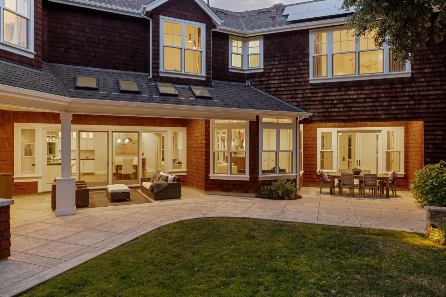 Detail Gallery Image 25 of 34 For 520 Berkeley Ave, Menlo Park,  CA 94025 - 6 Beds | 5/1 Baths
