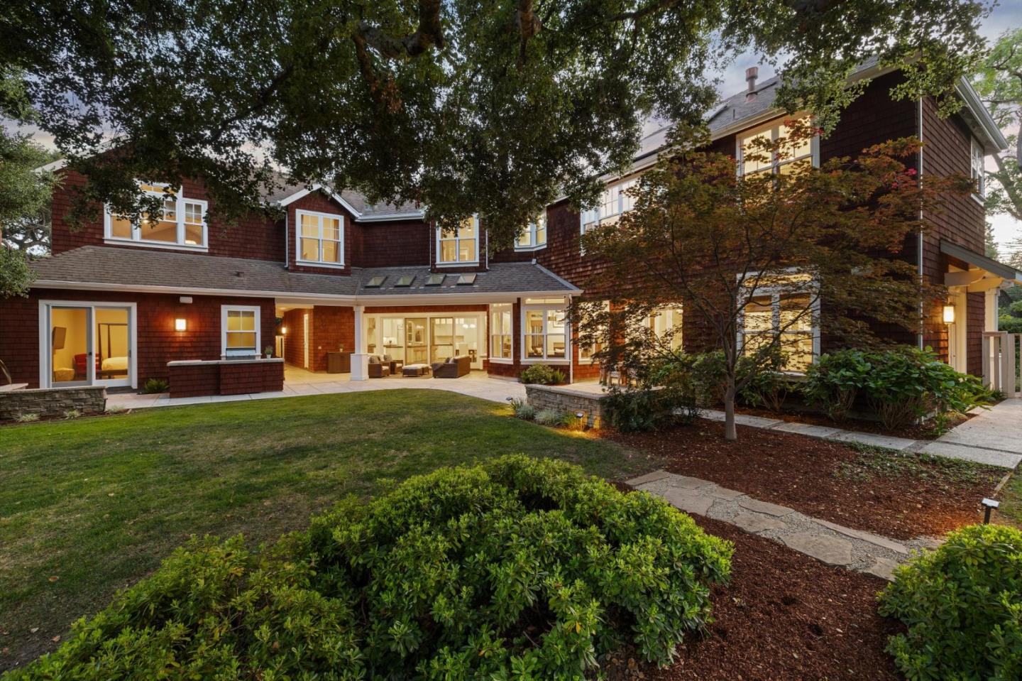 Detail Gallery Image 29 of 34 For 520 Berkeley Ave, Menlo Park,  CA 94025 - 6 Beds | 5/1 Baths