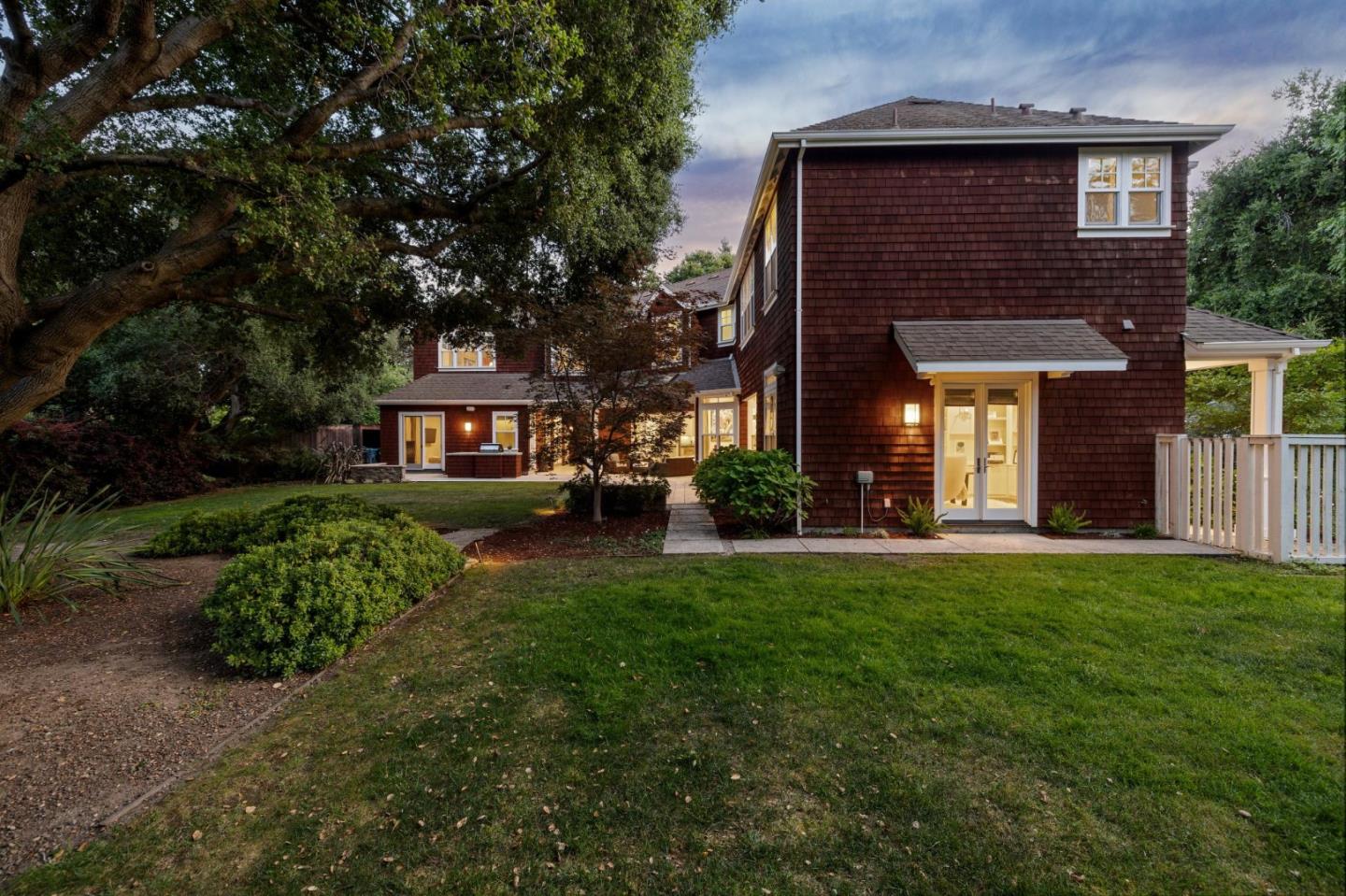 Detail Gallery Image 30 of 34 For 520 Berkeley Ave, Menlo Park,  CA 94025 - 6 Beds | 5/1 Baths