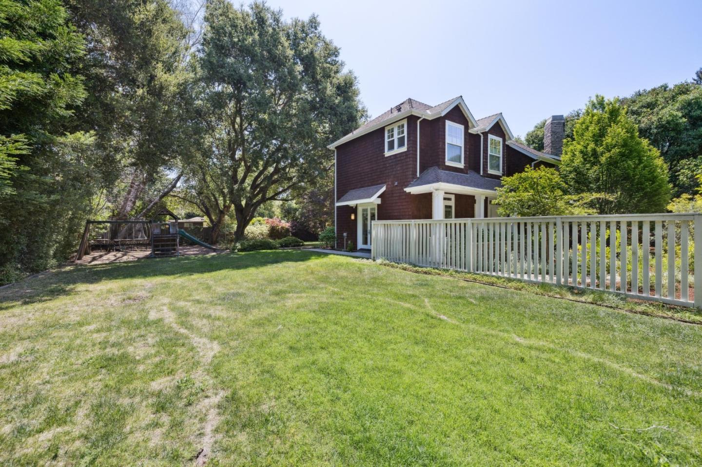Detail Gallery Image 31 of 34 For 520 Berkeley Ave, Menlo Park,  CA 94025 - 6 Beds | 5/1 Baths