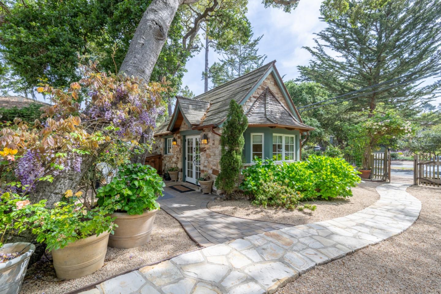 Detail Gallery Image 26 of 36 For 0 Junipero 2 Nw of 3rd Ave, Carmel,  CA 93921 - 3 Beds | 3 Baths