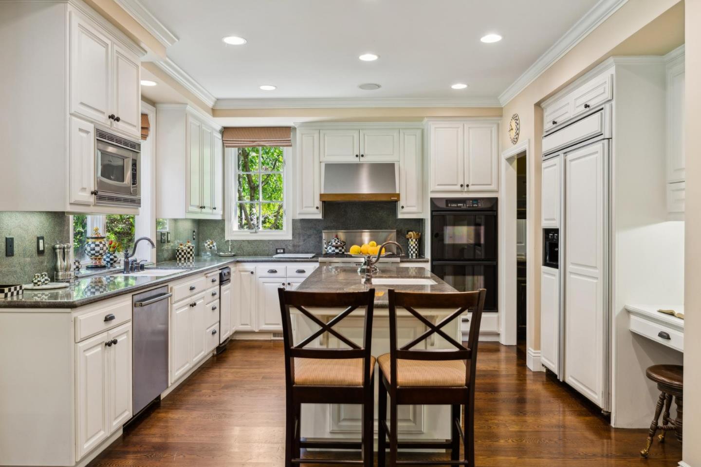 Detail Gallery Image 12 of 55 For 117 Seminary Dr, Menlo Park,  CA 94025 - 4 Beds | 3/1 Baths