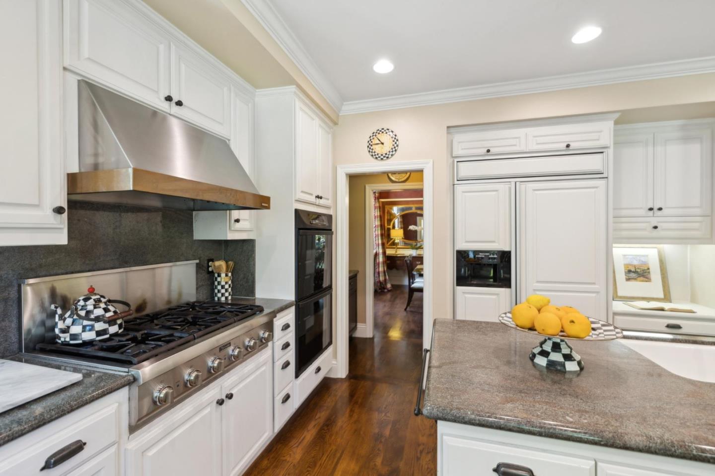 Detail Gallery Image 15 of 55 For 117 Seminary Dr, Menlo Park,  CA 94025 - 4 Beds | 3/1 Baths