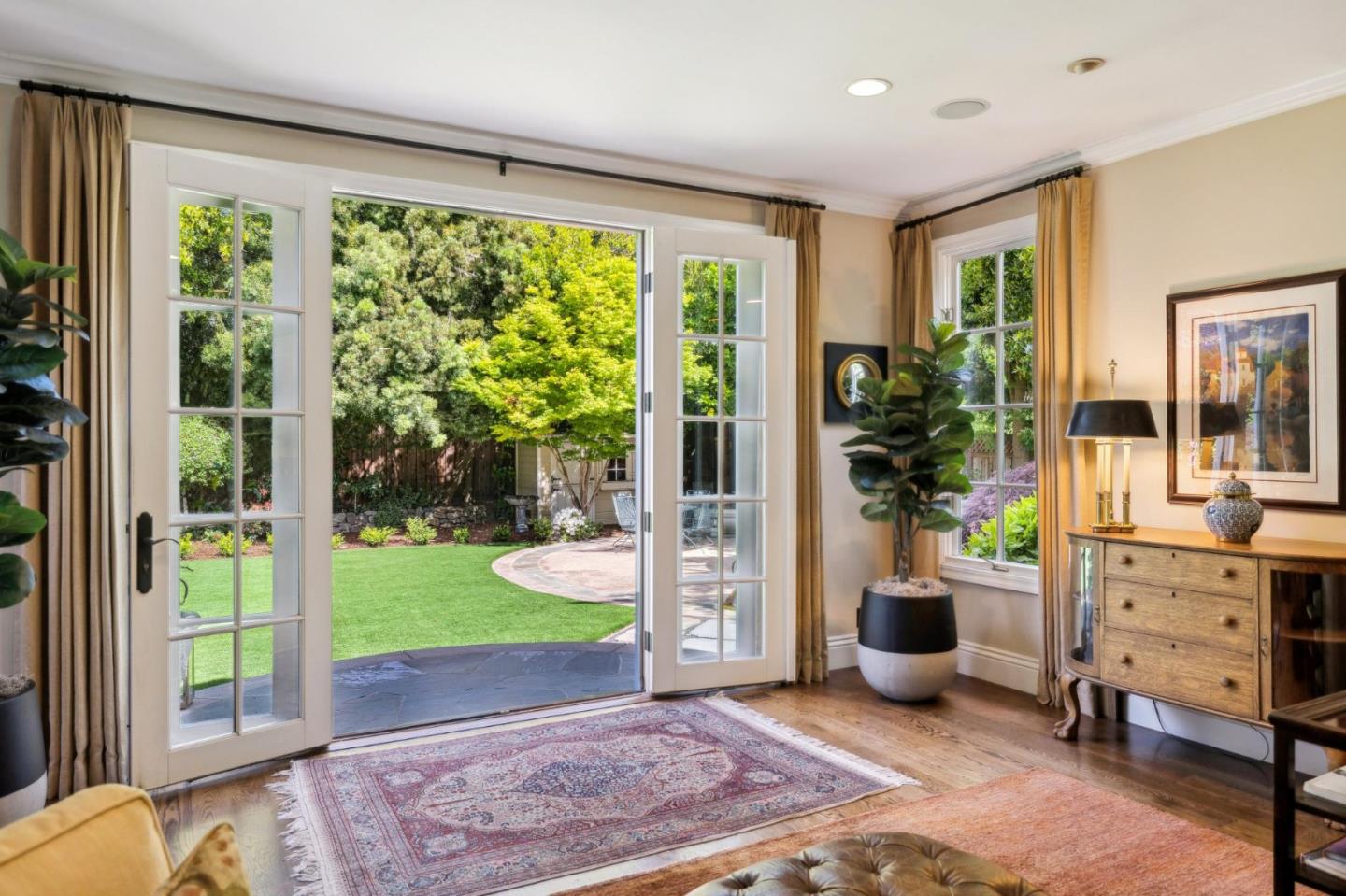 Detail Gallery Image 20 of 55 For 117 Seminary Dr, Menlo Park,  CA 94025 - 4 Beds | 3/1 Baths