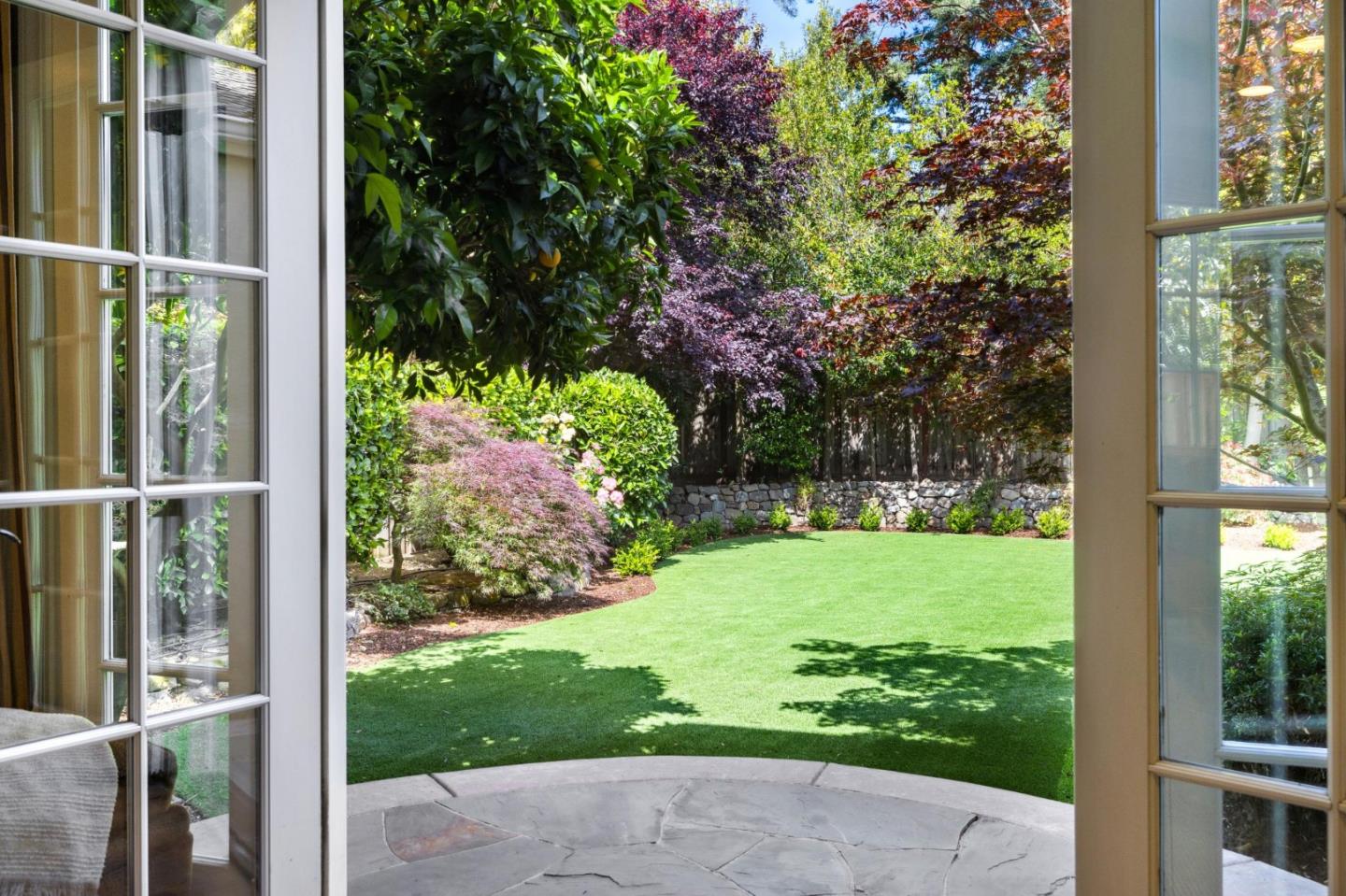 Detail Gallery Image 23 of 55 For 117 Seminary Dr, Menlo Park,  CA 94025 - 4 Beds | 3/1 Baths
