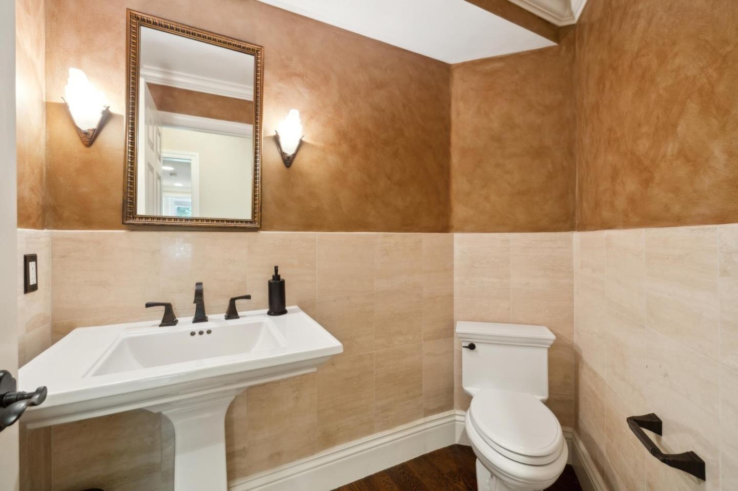 Detail Gallery Image 24 of 55 For 117 Seminary Dr, Menlo Park,  CA 94025 - 4 Beds | 3/1 Baths