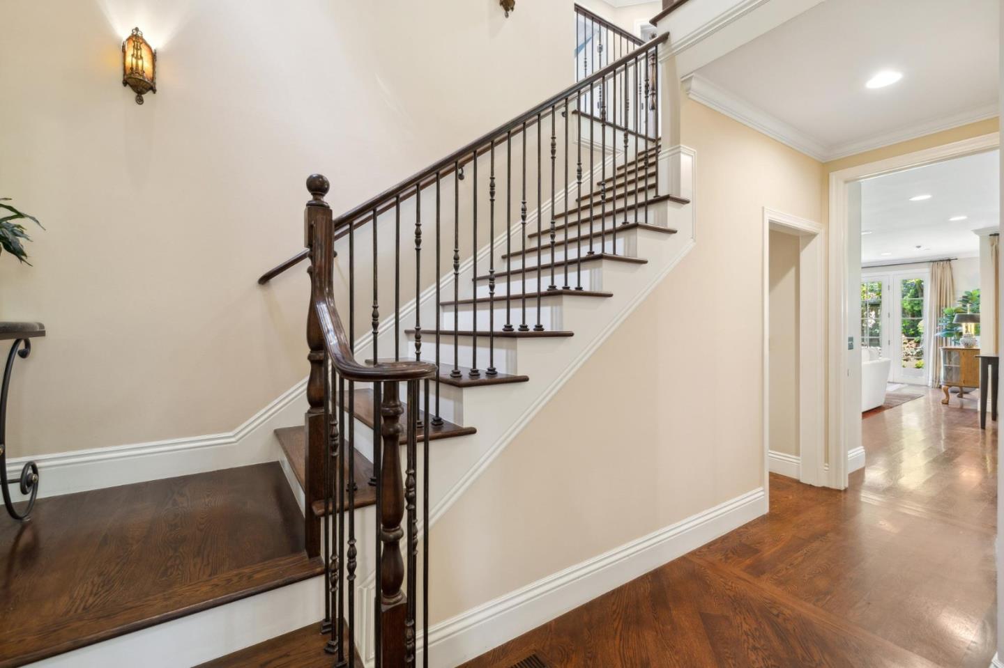 Detail Gallery Image 25 of 55 For 117 Seminary Dr, Menlo Park,  CA 94025 - 4 Beds | 3/1 Baths