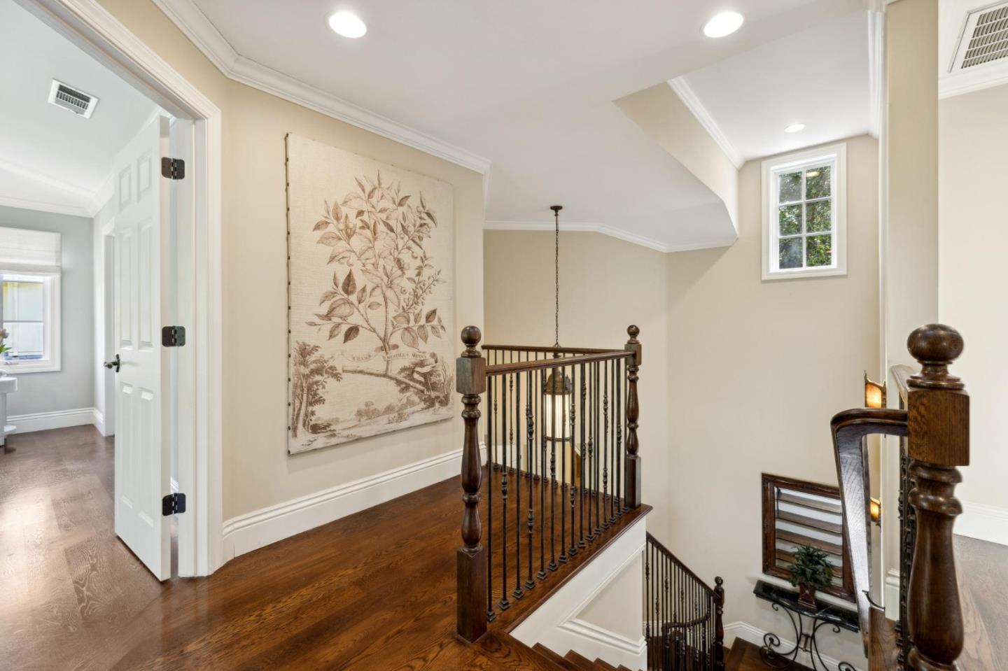 Detail Gallery Image 26 of 55 For 117 Seminary Dr, Menlo Park,  CA 94025 - 4 Beds | 3/1 Baths