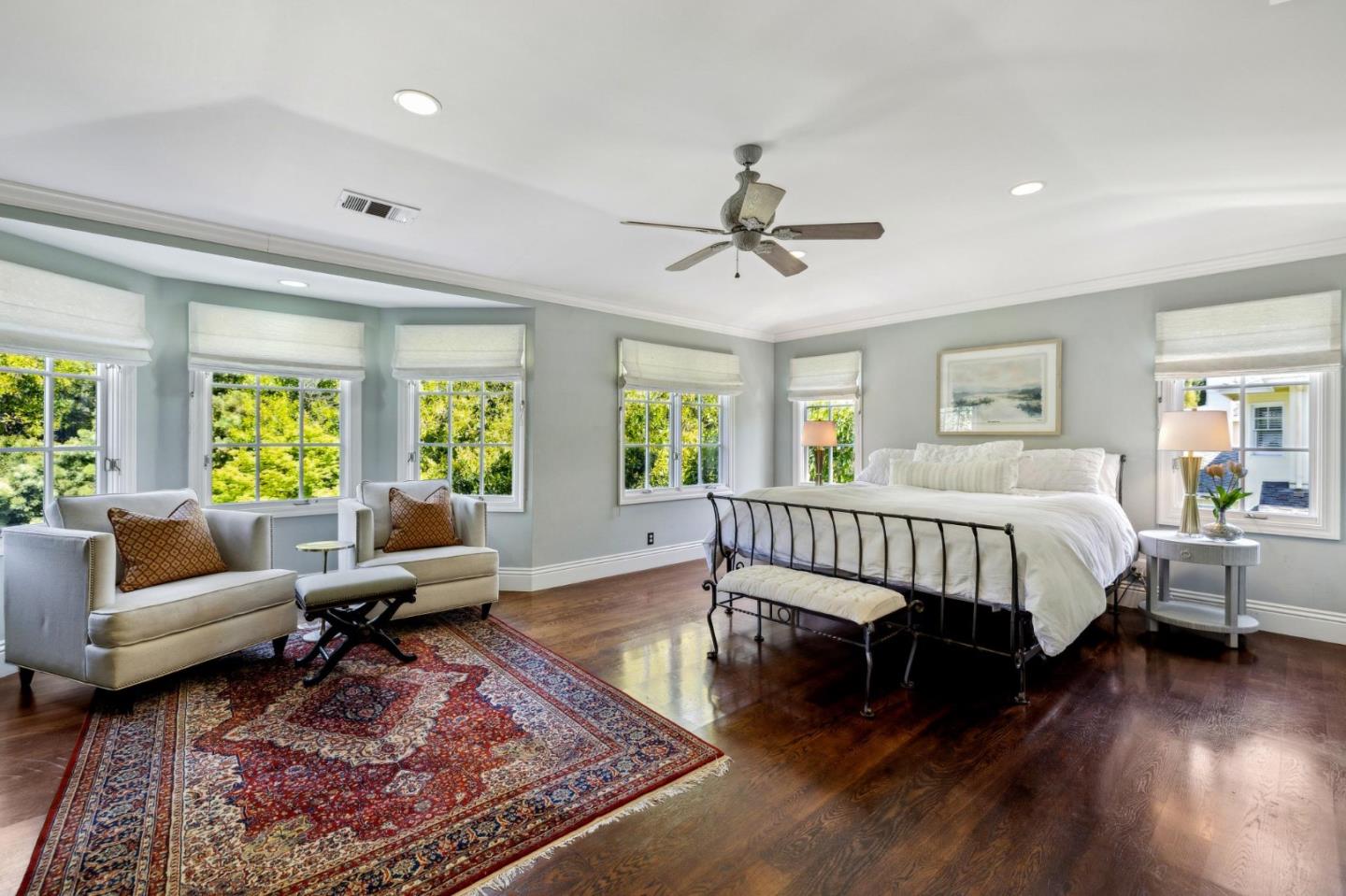 Detail Gallery Image 27 of 55 For 117 Seminary Dr, Menlo Park,  CA 94025 - 4 Beds | 3/1 Baths