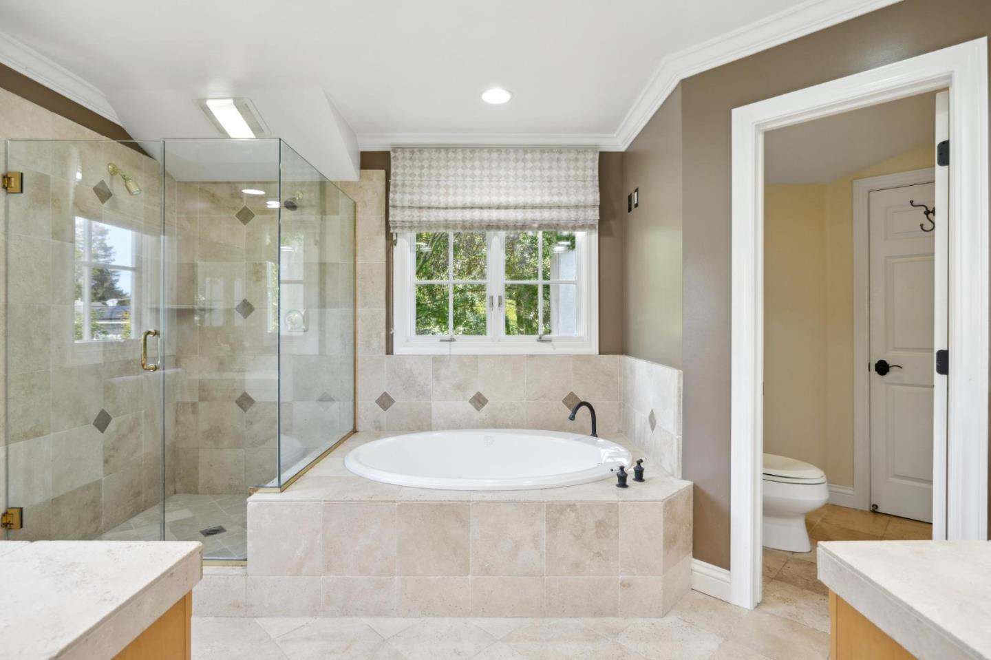 Detail Gallery Image 30 of 55 For 117 Seminary Dr, Menlo Park,  CA 94025 - 4 Beds | 3/1 Baths