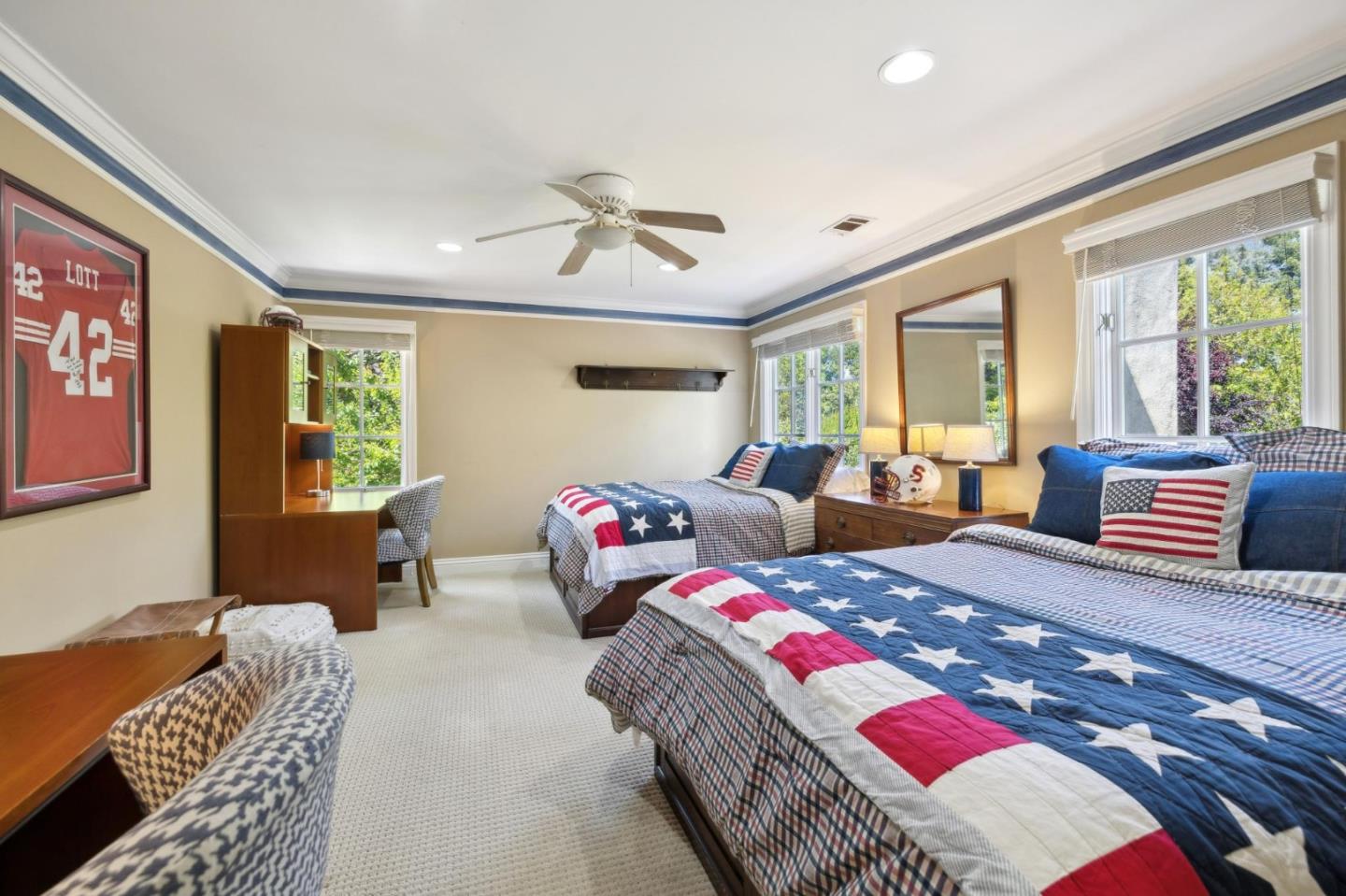 Detail Gallery Image 33 of 55 For 117 Seminary Dr, Menlo Park,  CA 94025 - 4 Beds | 3/1 Baths