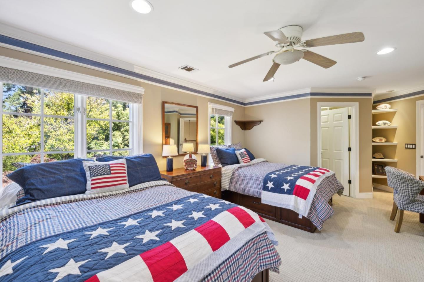 Detail Gallery Image 34 of 55 For 117 Seminary Dr, Menlo Park,  CA 94025 - 4 Beds | 3/1 Baths