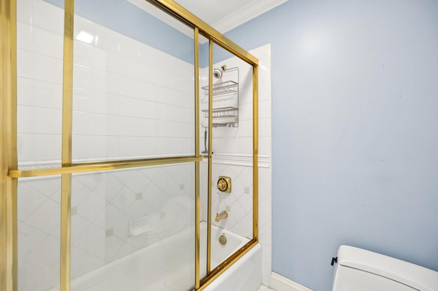 Detail Gallery Image 36 of 55 For 117 Seminary Dr, Menlo Park,  CA 94025 - 4 Beds | 3/1 Baths