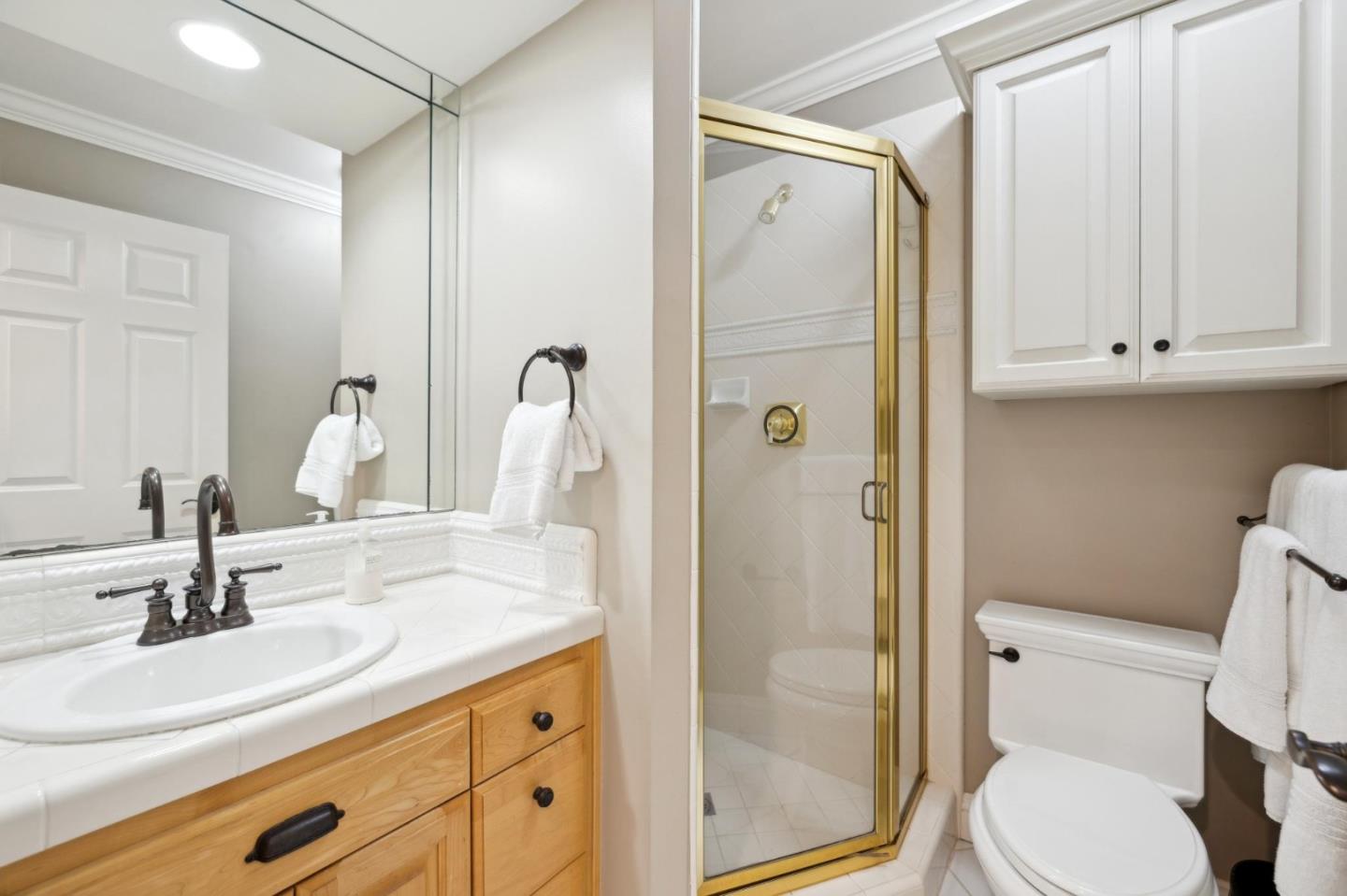 Detail Gallery Image 42 of 55 For 117 Seminary Dr, Menlo Park,  CA 94025 - 4 Beds | 3/1 Baths
