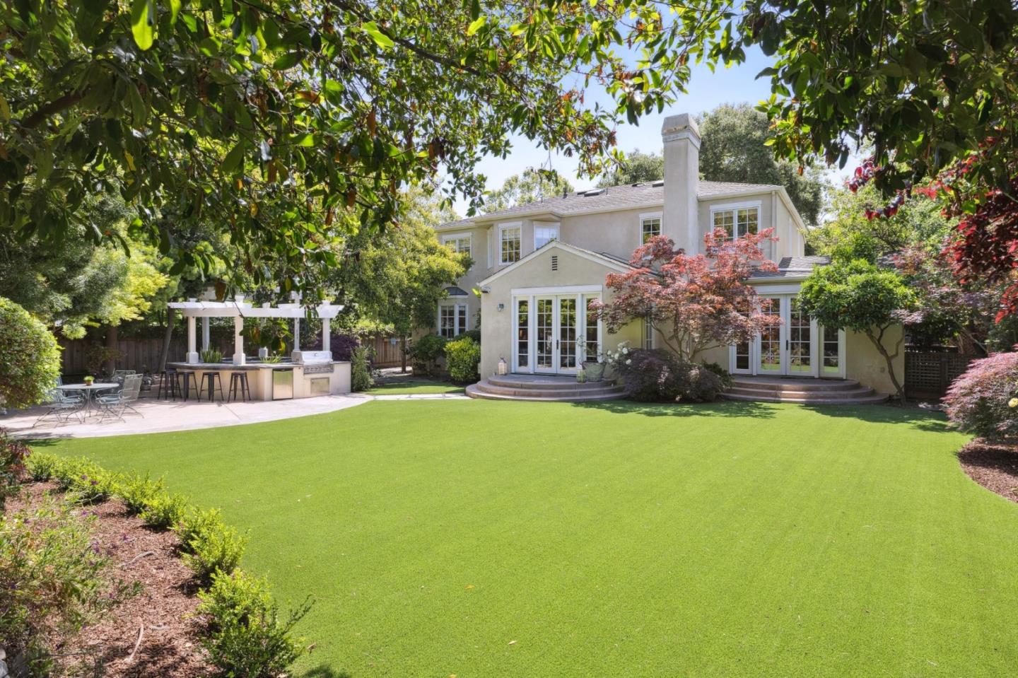 Detail Gallery Image 48 of 55 For 117 Seminary Dr, Menlo Park,  CA 94025 - 4 Beds | 3/1 Baths
