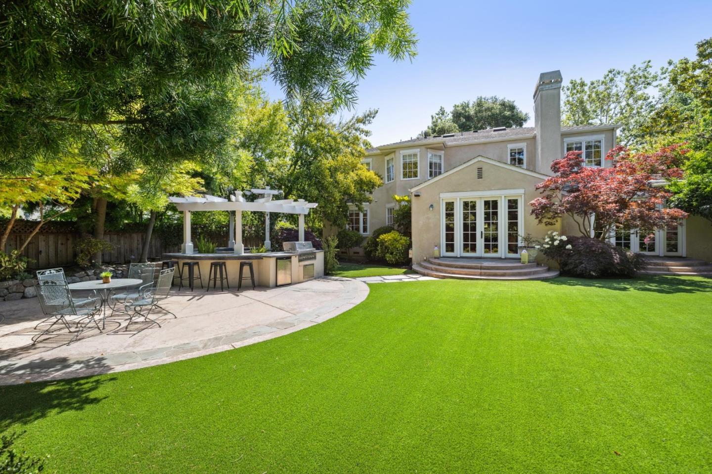 Detail Gallery Image 49 of 55 For 117 Seminary Dr, Menlo Park,  CA 94025 - 4 Beds | 3/1 Baths