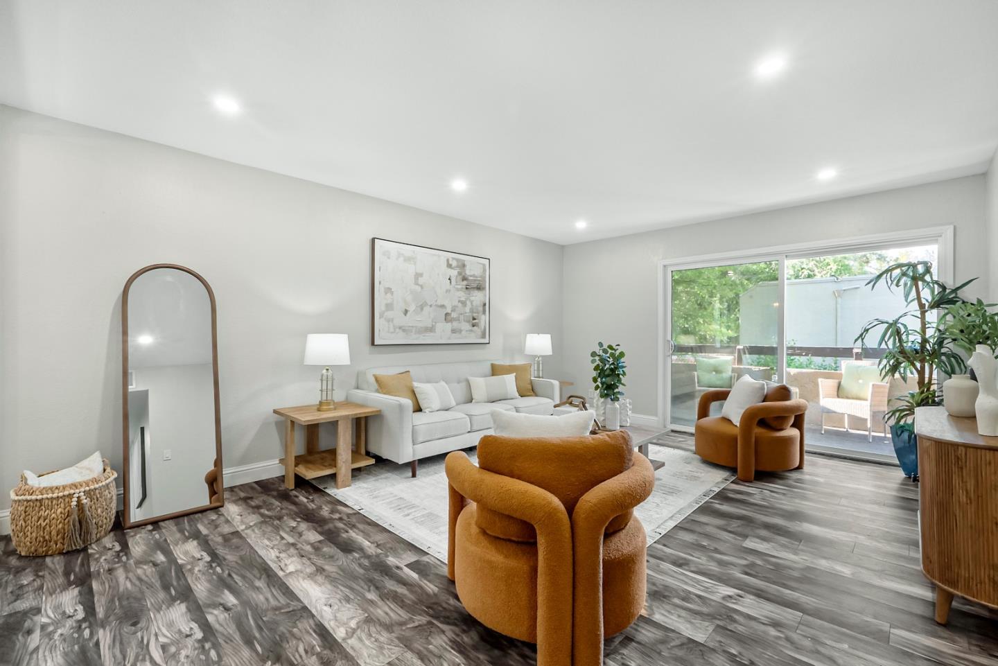 310 Tradewinds DR 8, San Jose CA 95123