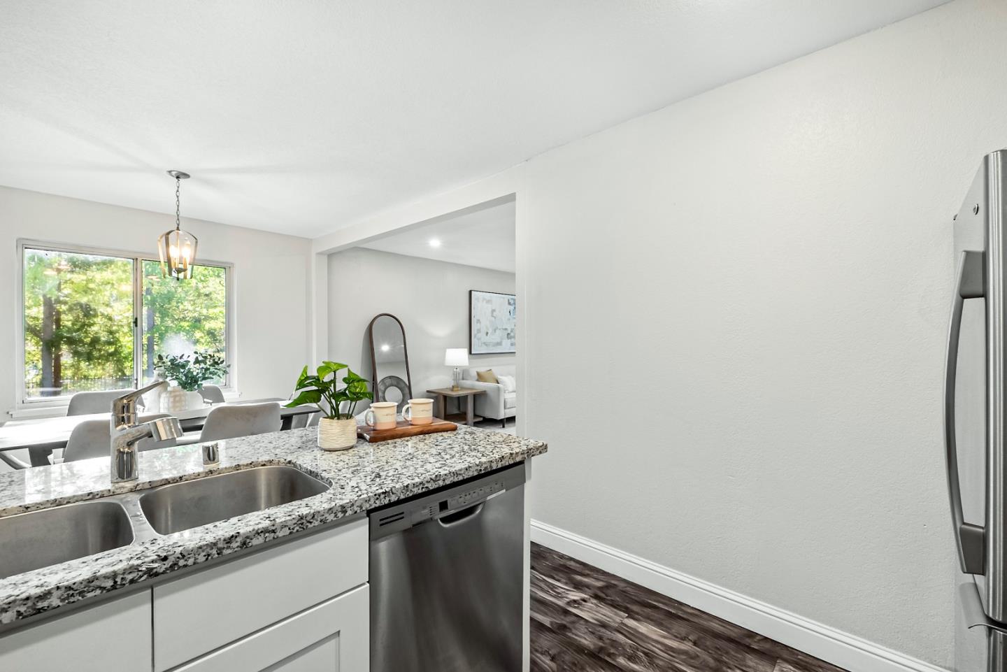 Detail Gallery Image 8 of 46 For 310 Tradewinds Dr #8,  San Jose,  CA 95123 - 3 Beds | 2 Baths