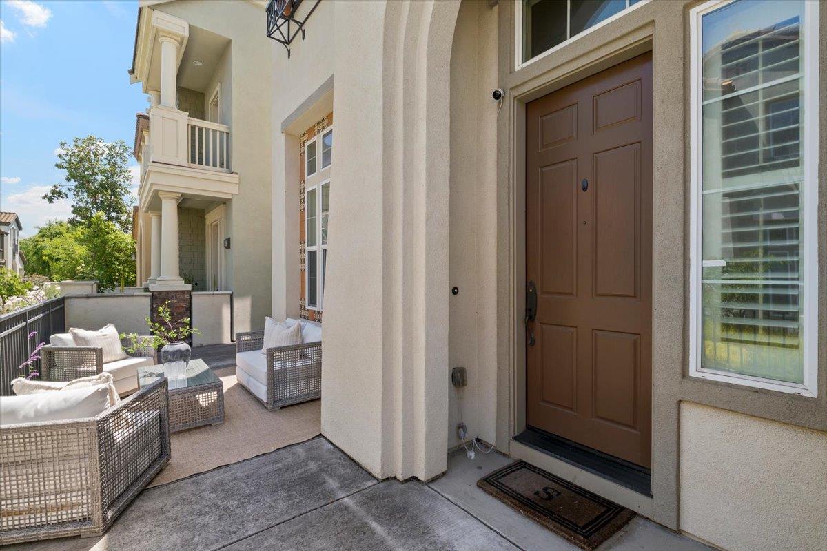 Detail Gallery Image 2 of 29 For 4679 Torrey Pines Cir, San Jose,  CA 95124 - 3 Beds | 2/1 Baths