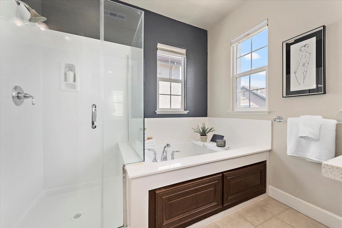 Detail Gallery Image 20 of 29 For 4679 Torrey Pines Cir, San Jose,  CA 95124 - 3 Beds | 2/1 Baths