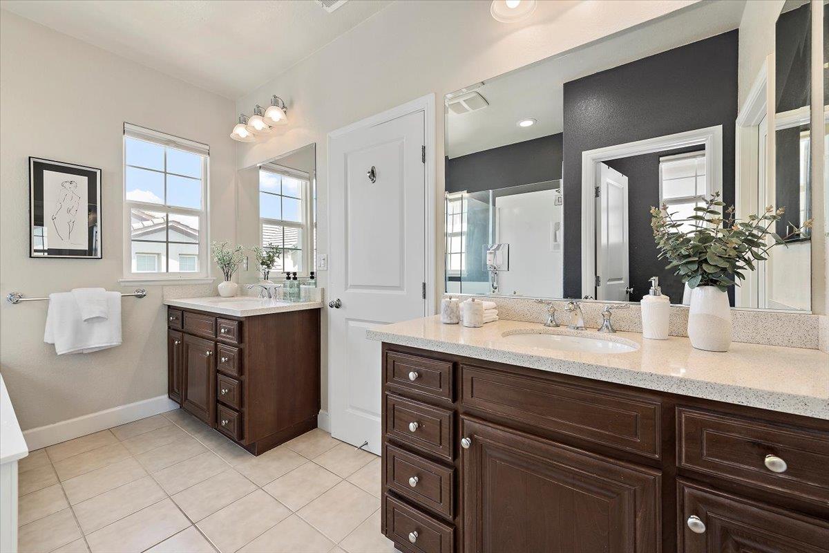 Detail Gallery Image 21 of 29 For 4679 Torrey Pines Cir, San Jose,  CA 95124 - 3 Beds | 2/1 Baths