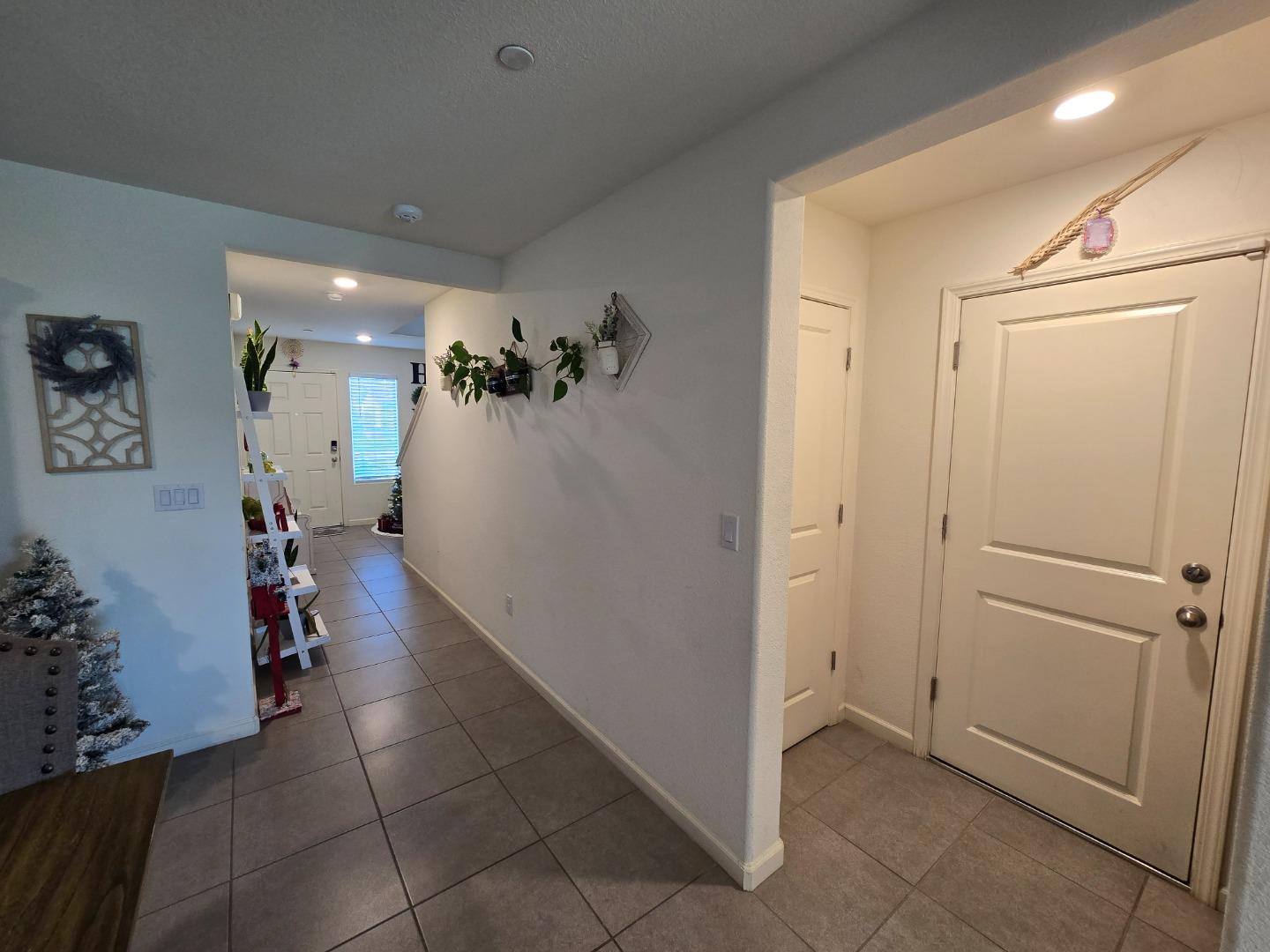 Detail Gallery Image 6 of 11 For 256 San Pelmo Ct, Los Banos,  CA 93635 - 5 Beds | 3 Baths