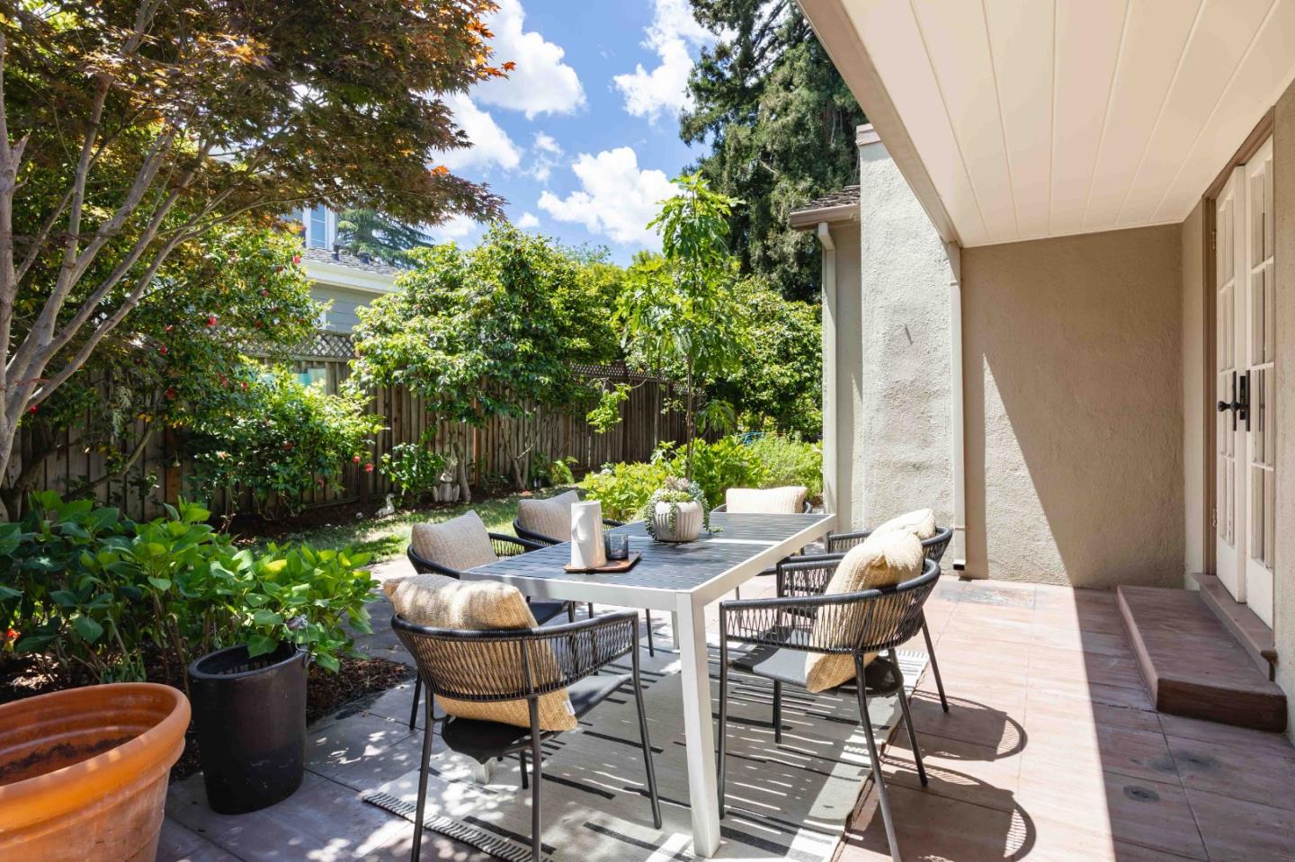 Detail Gallery Image 21 of 24 For 128 Cornell Rd, Menlo Park,  CA 94025 - 3 Beds | 2/1 Baths